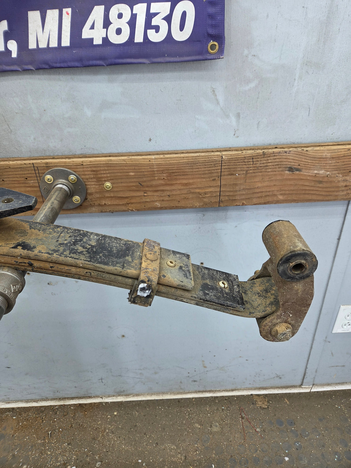 2008-2010 Ford F250 F350 Super Duty Rear Leaf Spring (1)