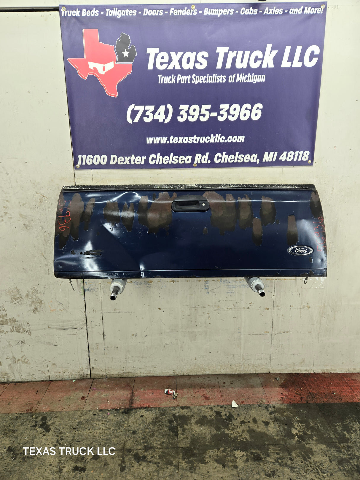 1997-2003 F150 / 1999-2007 Ford F250 F350 F450 F550 Super Duty Tailgate