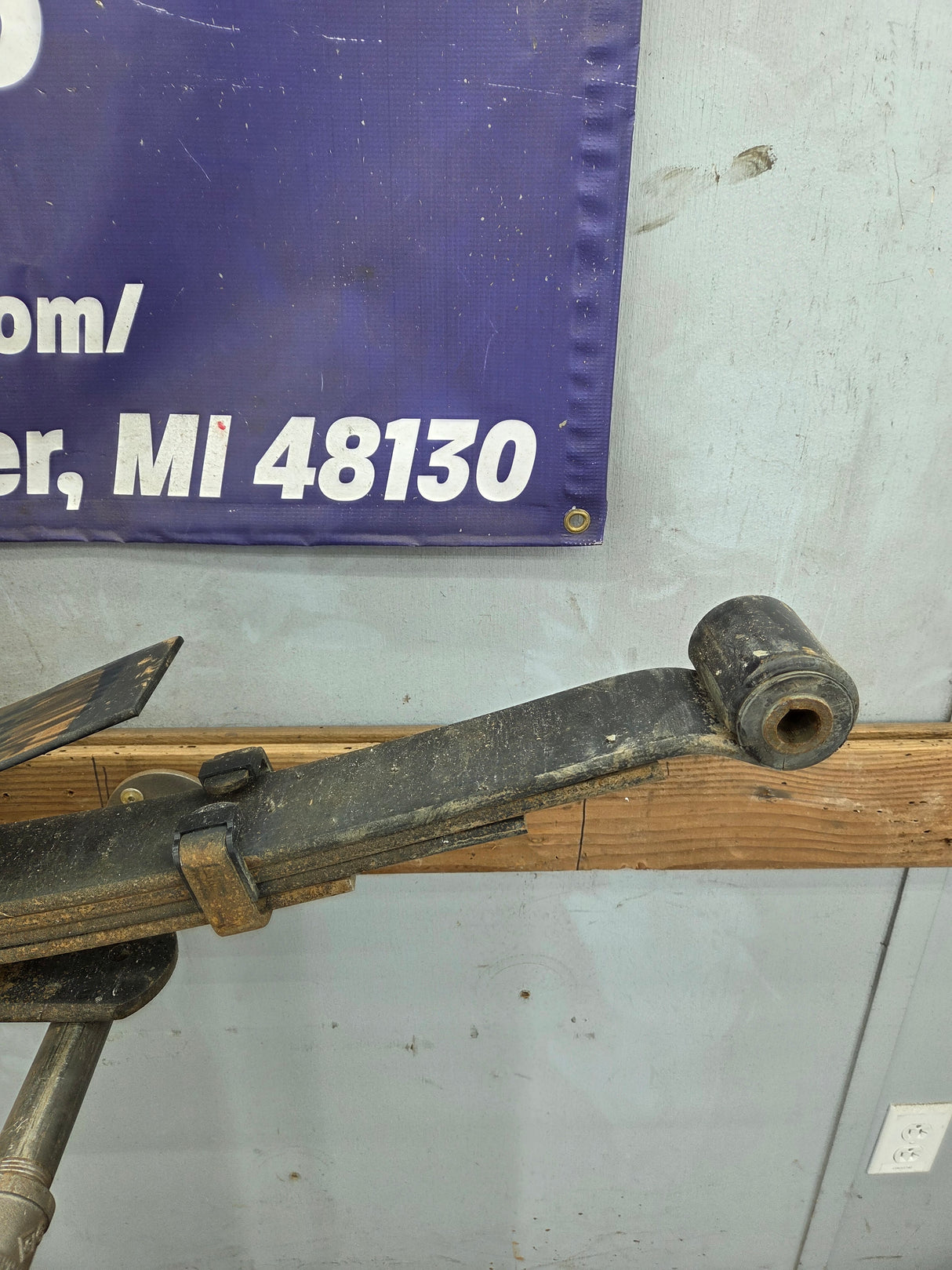 2008-2010 Ford F250 F350 Super Duty Rear Leaf Spring (1)