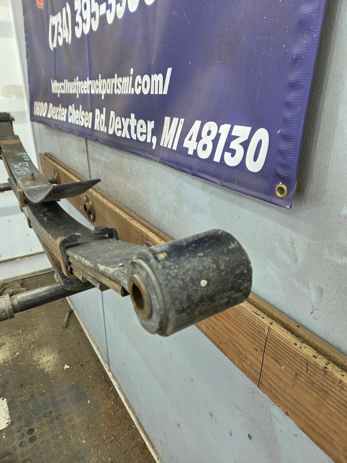 2008-2010 Ford F250 F350 Super Duty Rear Leaf Spring (1)