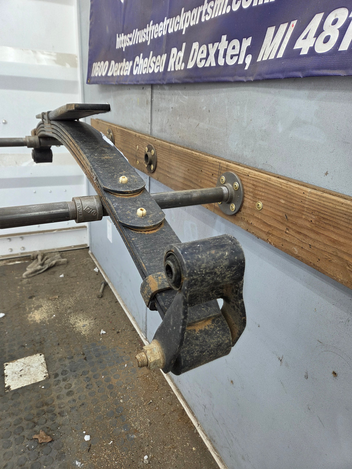 1999-2007 Ford F250 F350 Super Duty Rear Leaf Spring - 1