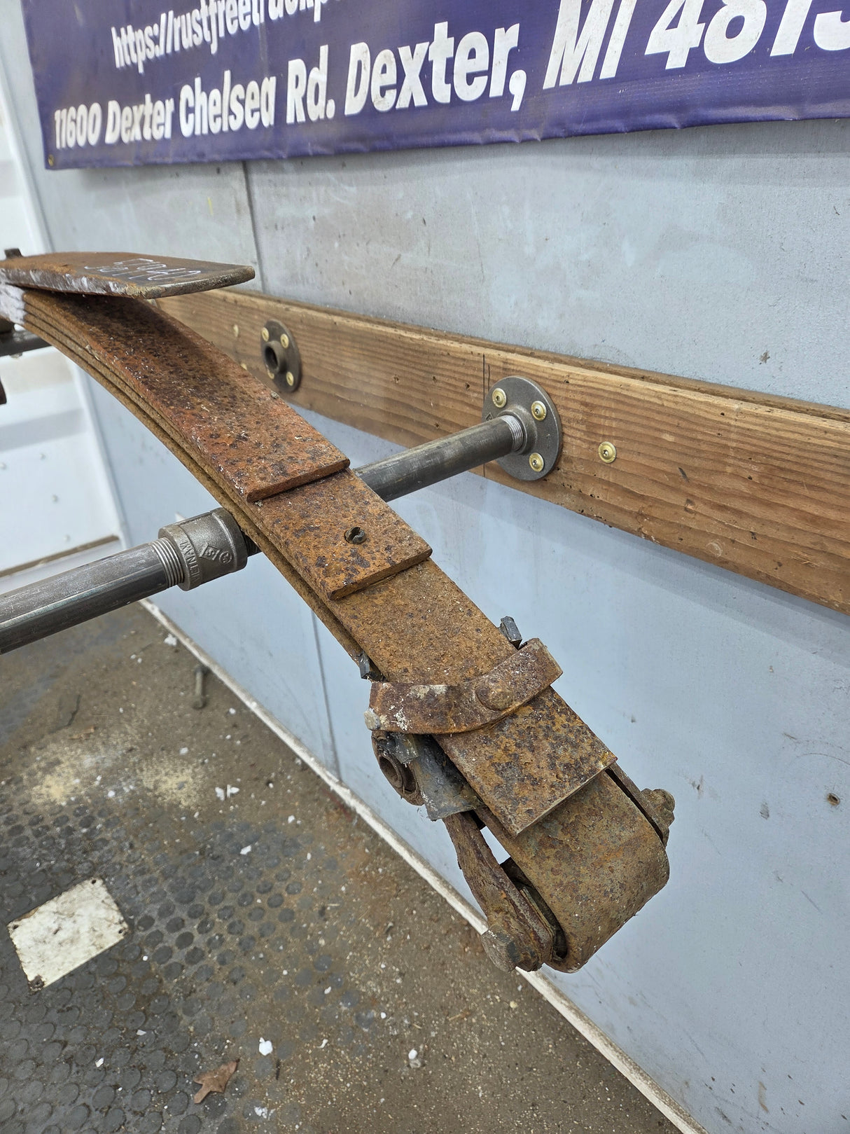 1999-2007 Ford F250 F350 Super Duty Rear Leaf Spring - 1