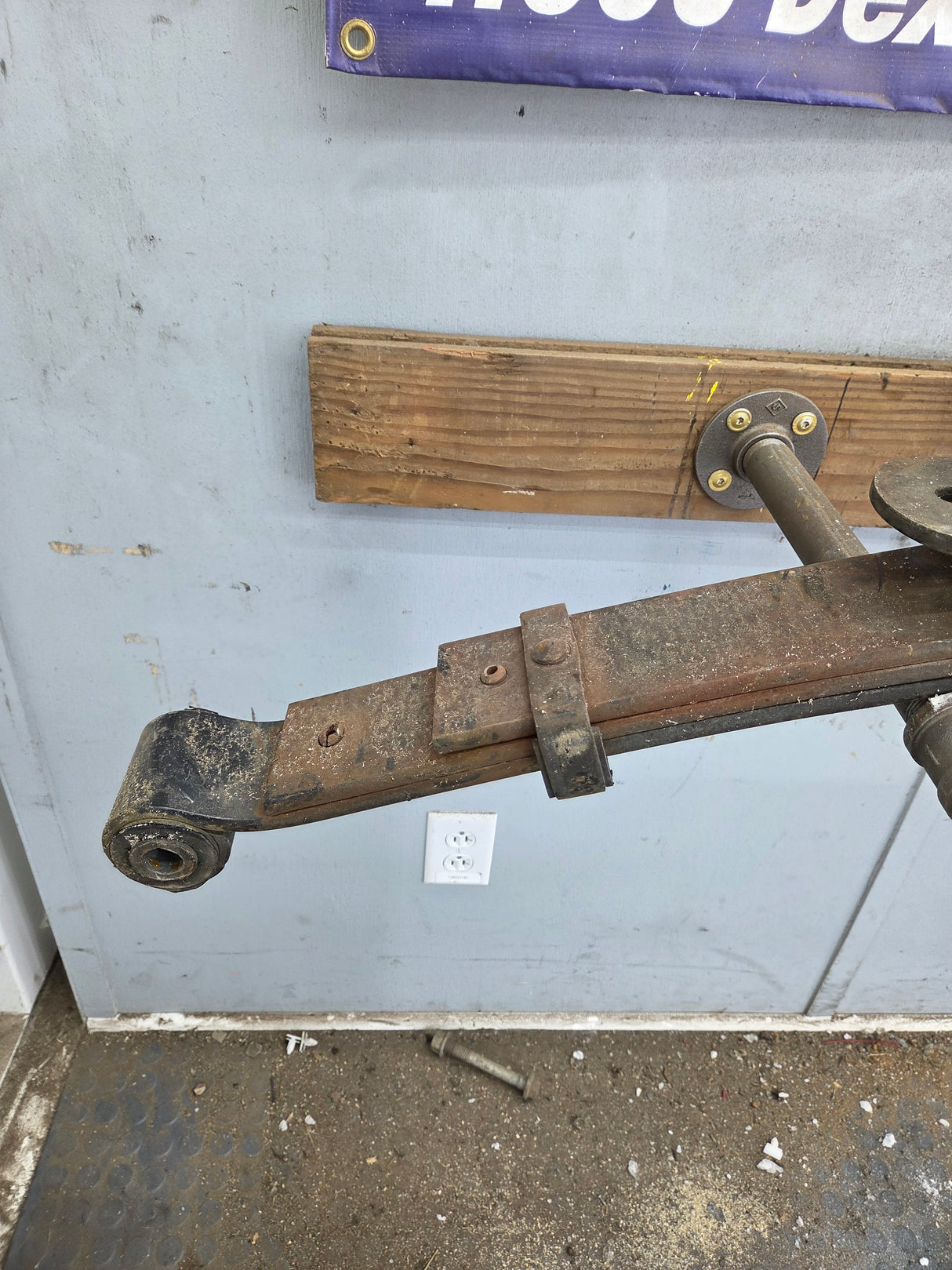 2008-2010 Ford F250 F350 Super Duty Rear Leaf Spring (1)