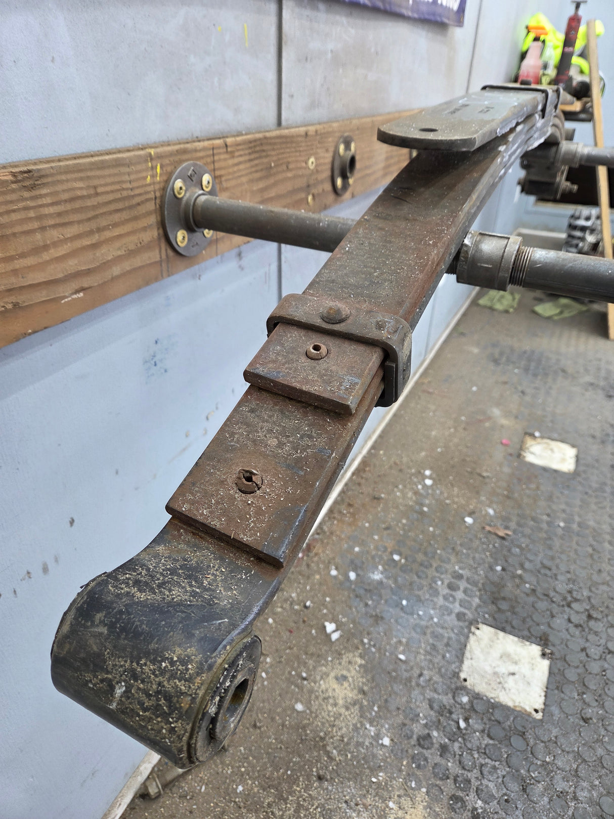 2008-2010 Ford F250 F350 Super Duty Rear Leaf Spring (1)