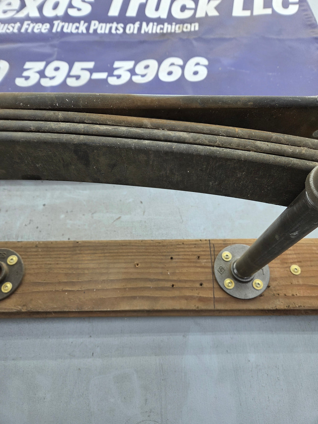 2008-2010 Ford F250 F350 Super Duty Rear Leaf Spring (1)