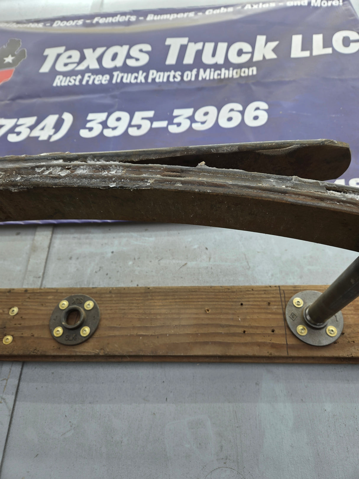 1999-2007 Ford F250 F350 Super Duty Rear Leaf Spring - 1