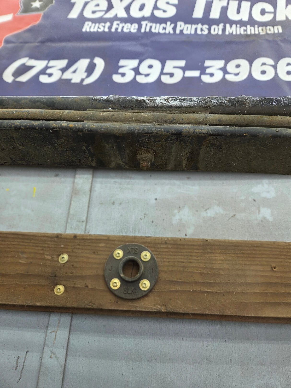 1999-2006 Chevrolet Silverado / GMC Sierra 1500 Rear Leaf Spring - (1)