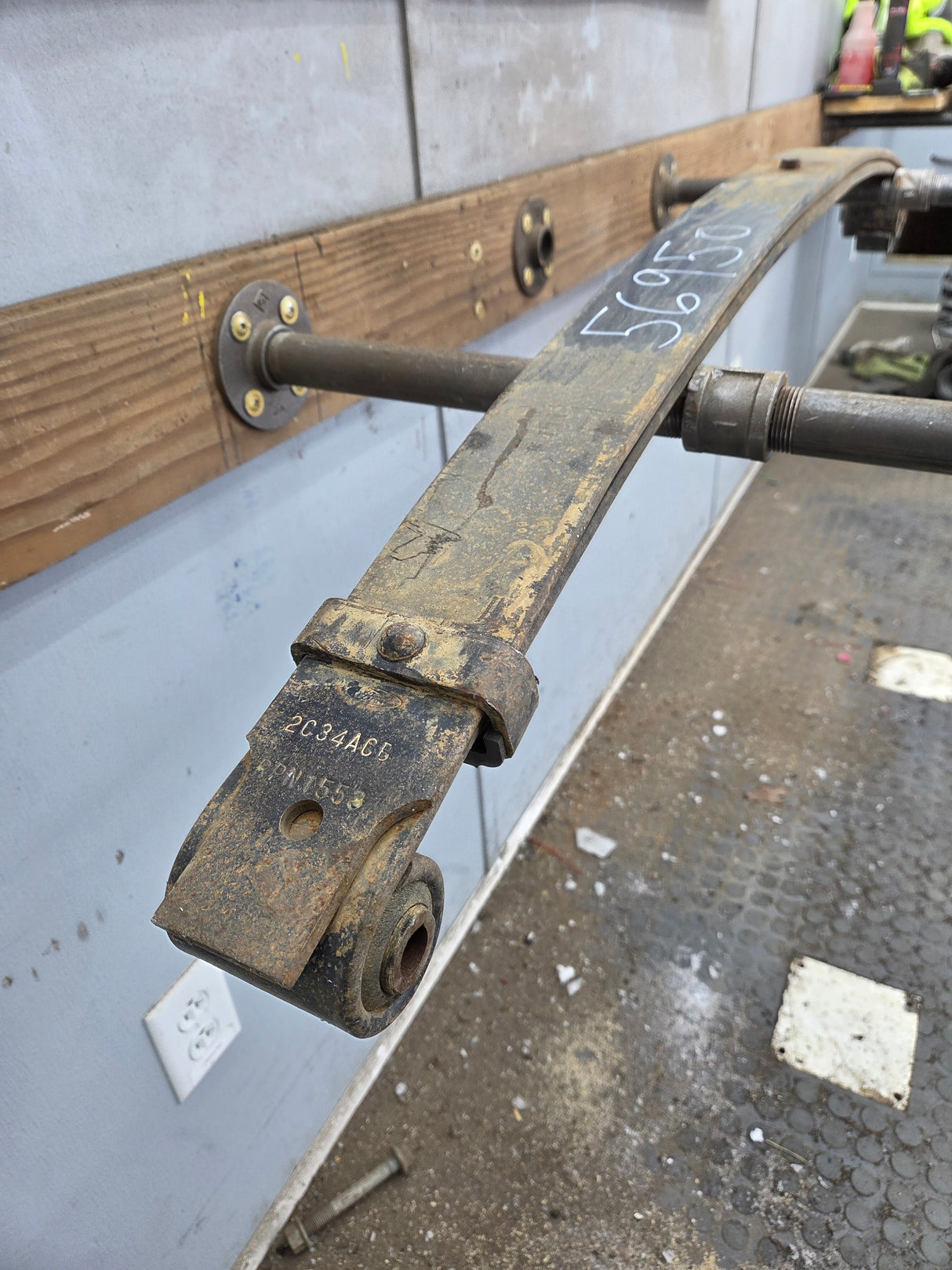 1999-2004 Ford F250 F350 Super Duty Excursion Front Leaf Spring