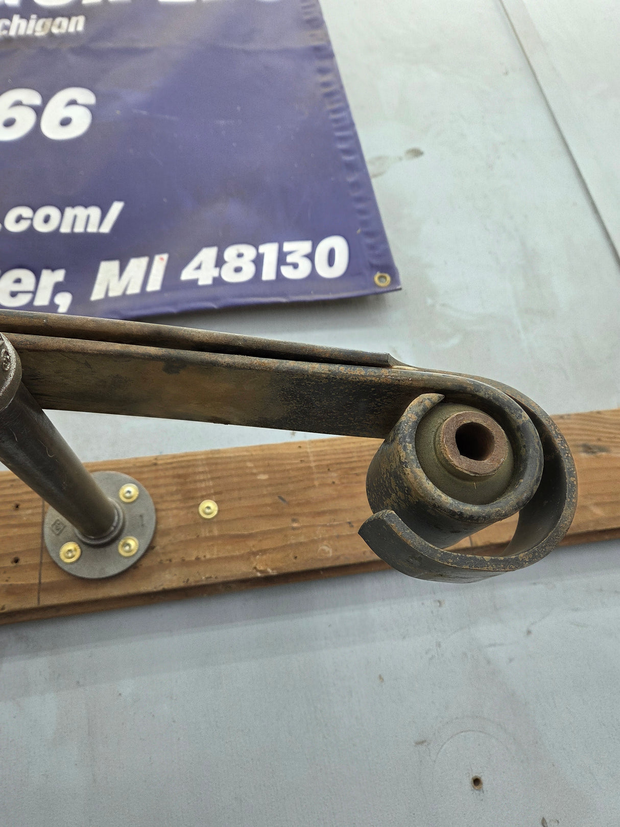 1999-2004 Ford F250 F350 Super Duty Excursion Front Leaf Spring