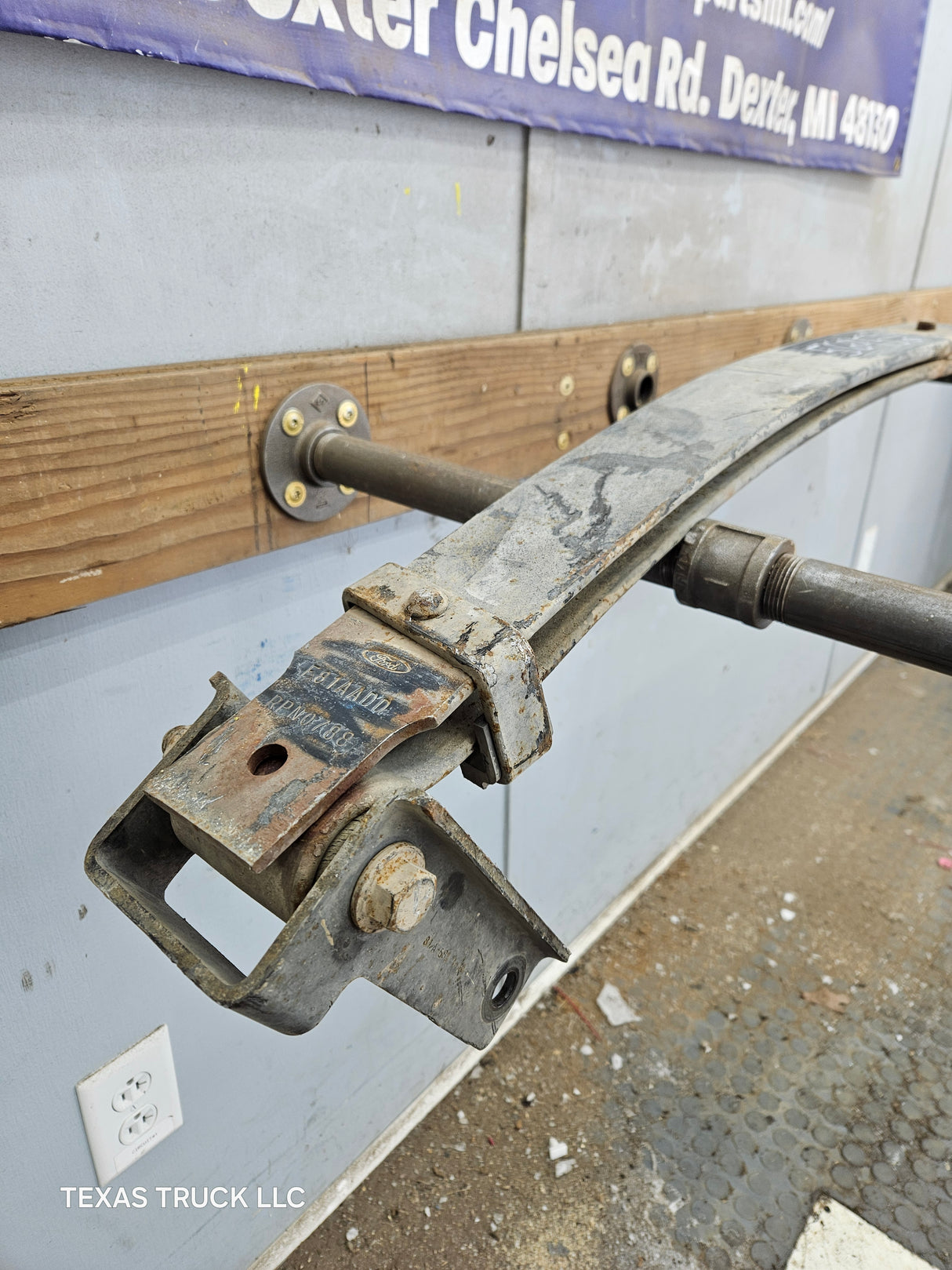 1999-2004 Ford F250 F350 Super Duty Excursion Front Leaf Spring