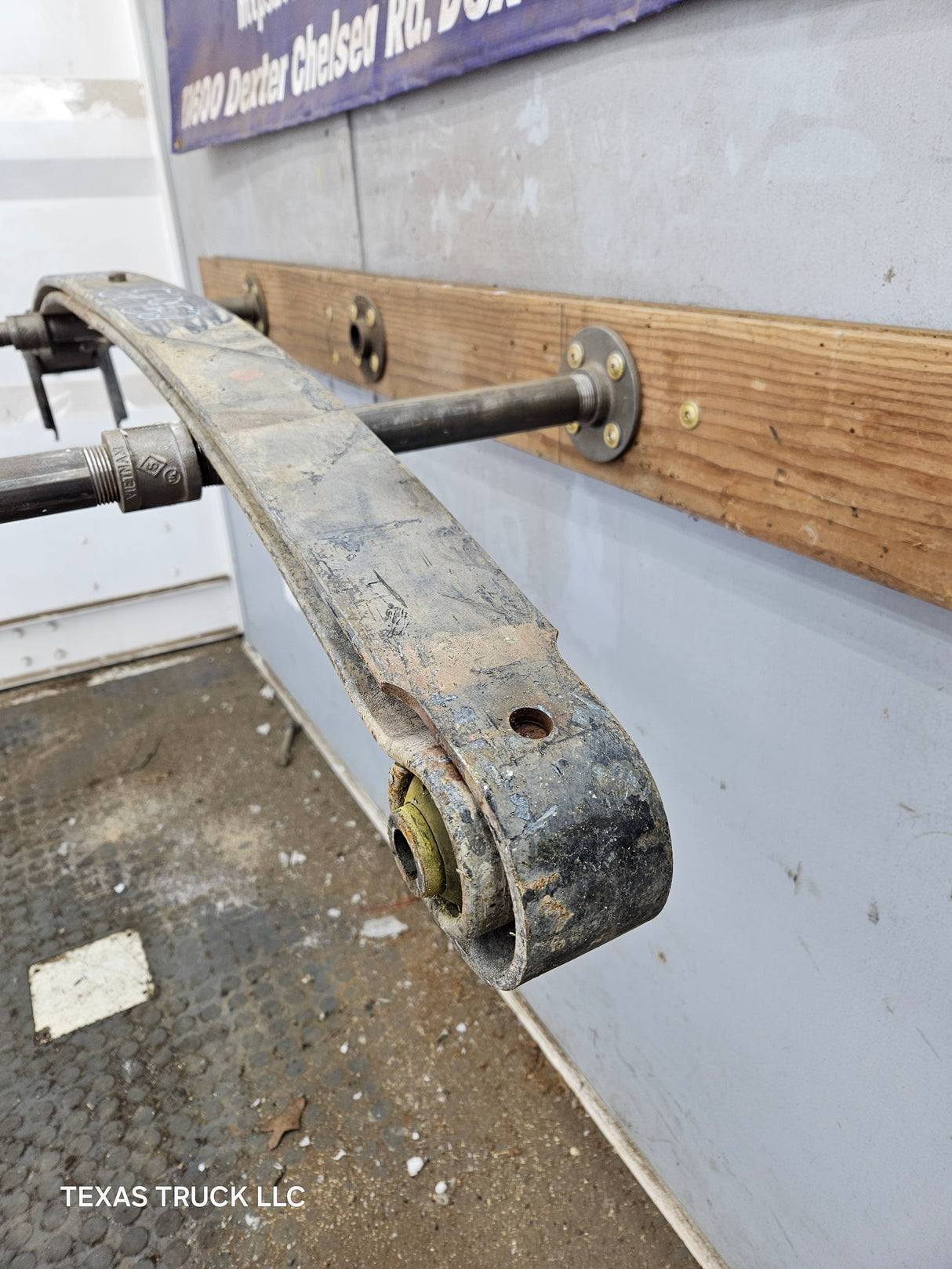 1999-2004 Ford F250 F350 Super Duty Excursion Front Leaf Spring