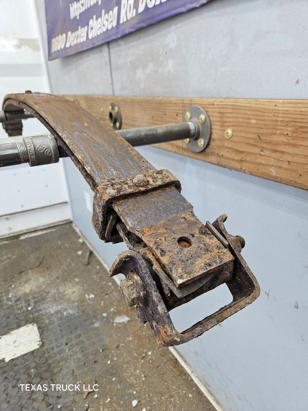 1999-2004 Ford F250 F350 Super Duty Excursion Front Leaf Spring