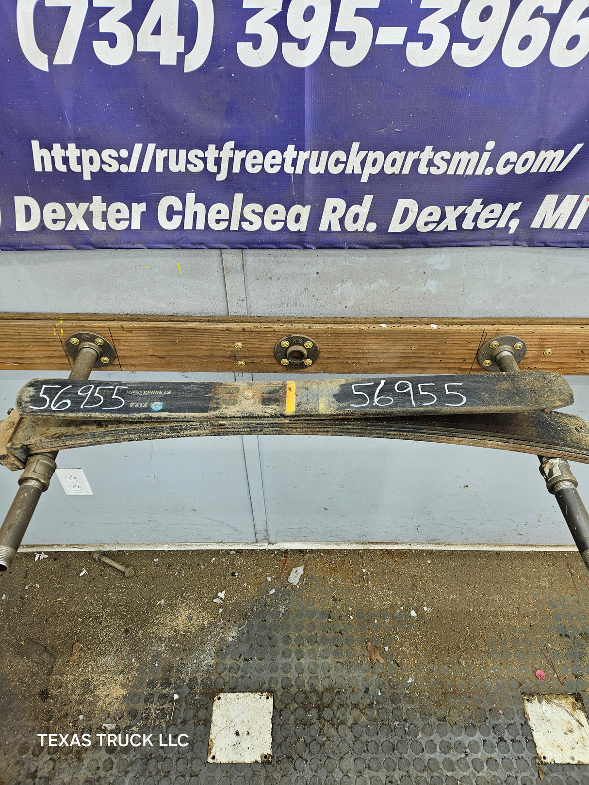 1999-2007 Ford F250 F350 Super Duty Rear Leaf Spring - 1