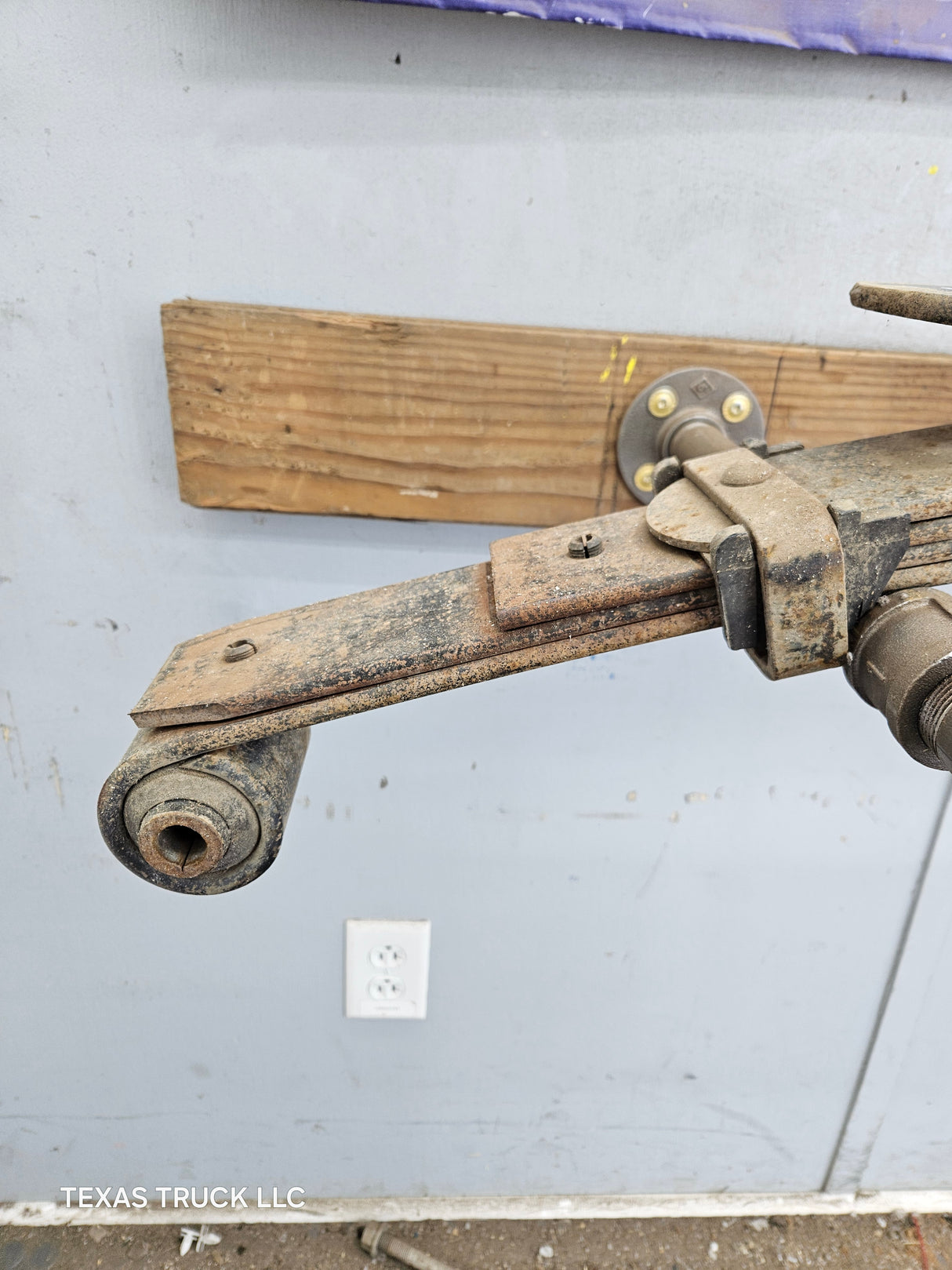 1999-2007 Ford F250 F350 Super Duty Rear Leaf Spring - 1