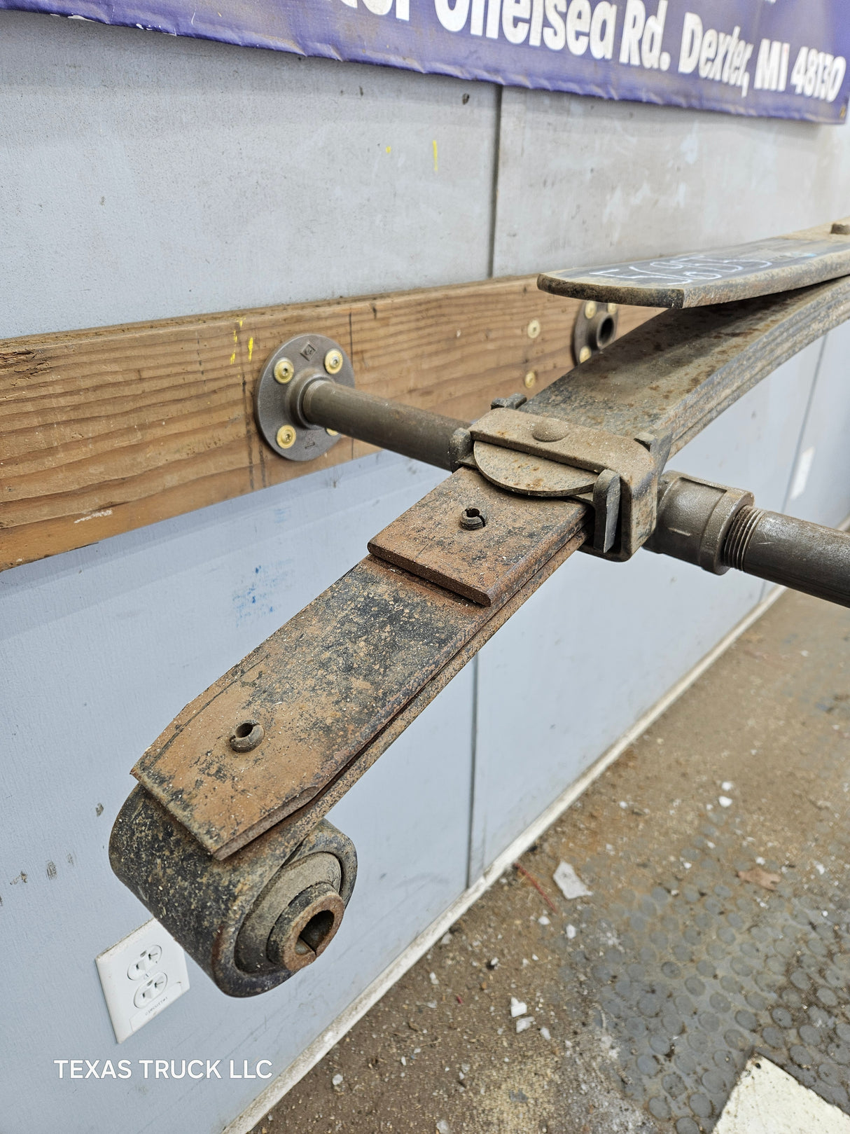 1999-2007 Ford F250 F350 Super Duty Rear Leaf Spring - 1