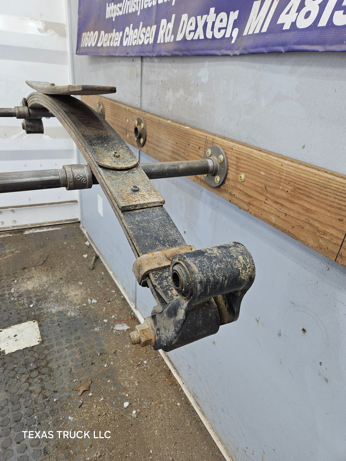 1999-2007 Ford F250 F350 Super Duty Rear Leaf Spring - 1