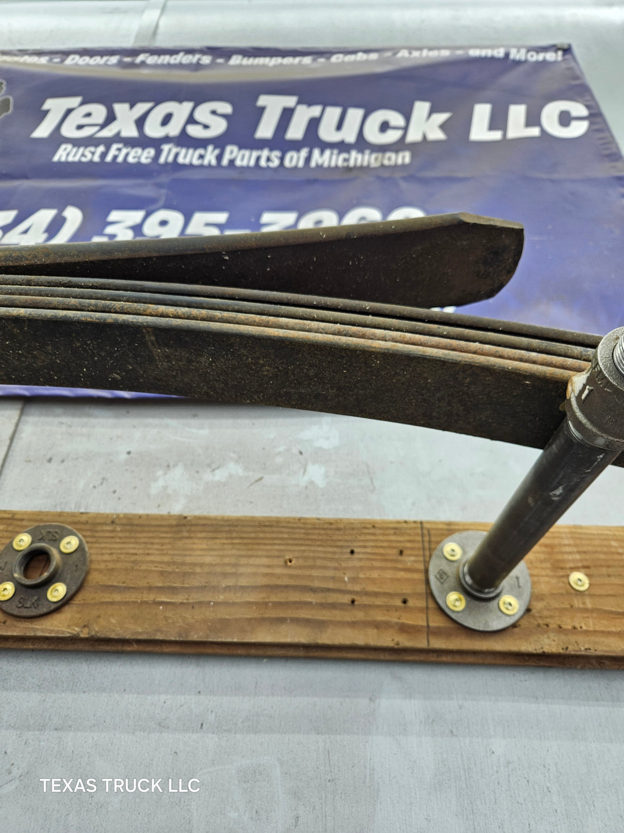 1999-2007 Ford F250 F350 Super Duty Rear Leaf Spring - 1