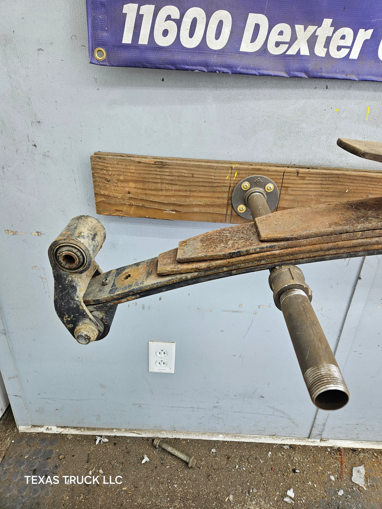 1999-2007 Ford F250 F350 Super Duty Rear Leaf Spring - 1
