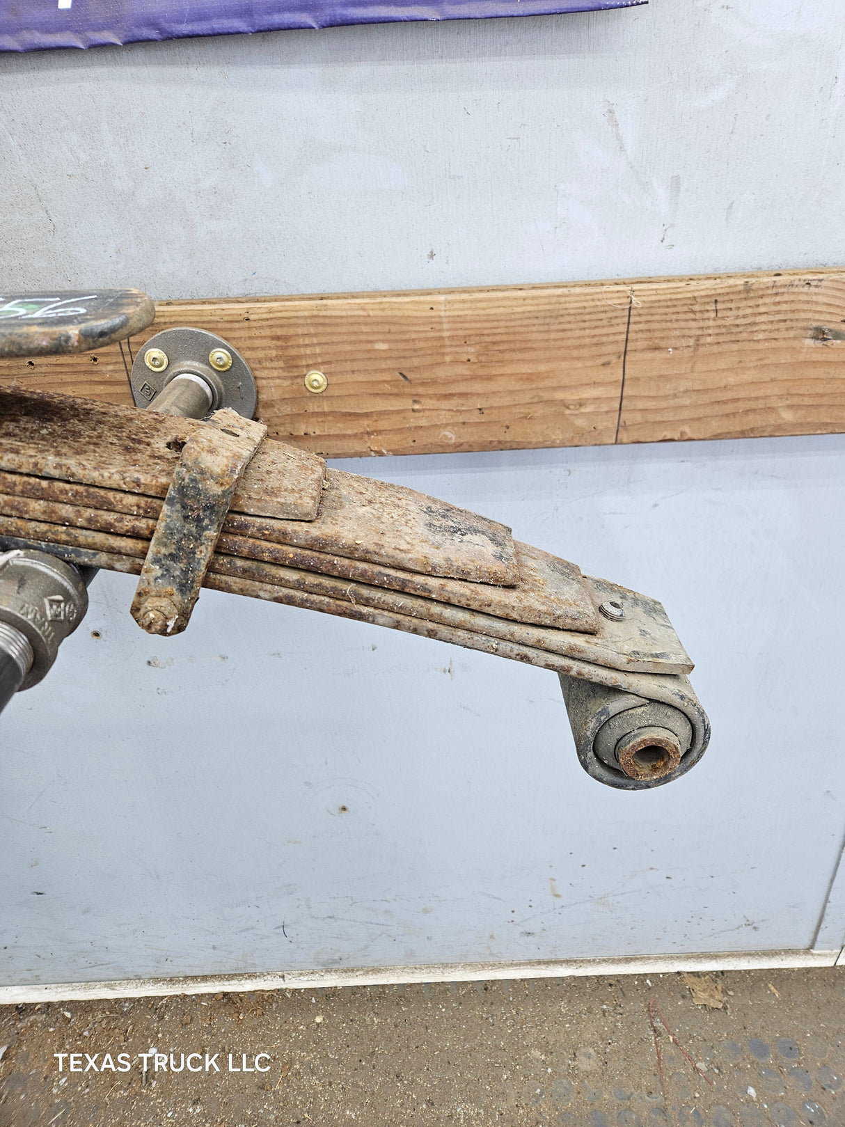 1999-2007 Ford F250 F350 Super Duty Rear Leaf Spring - 1