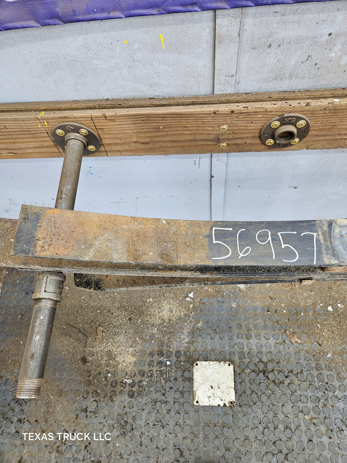 1999-2007 Ford F250 F350 Super Duty Rear Leaf Springs (1)