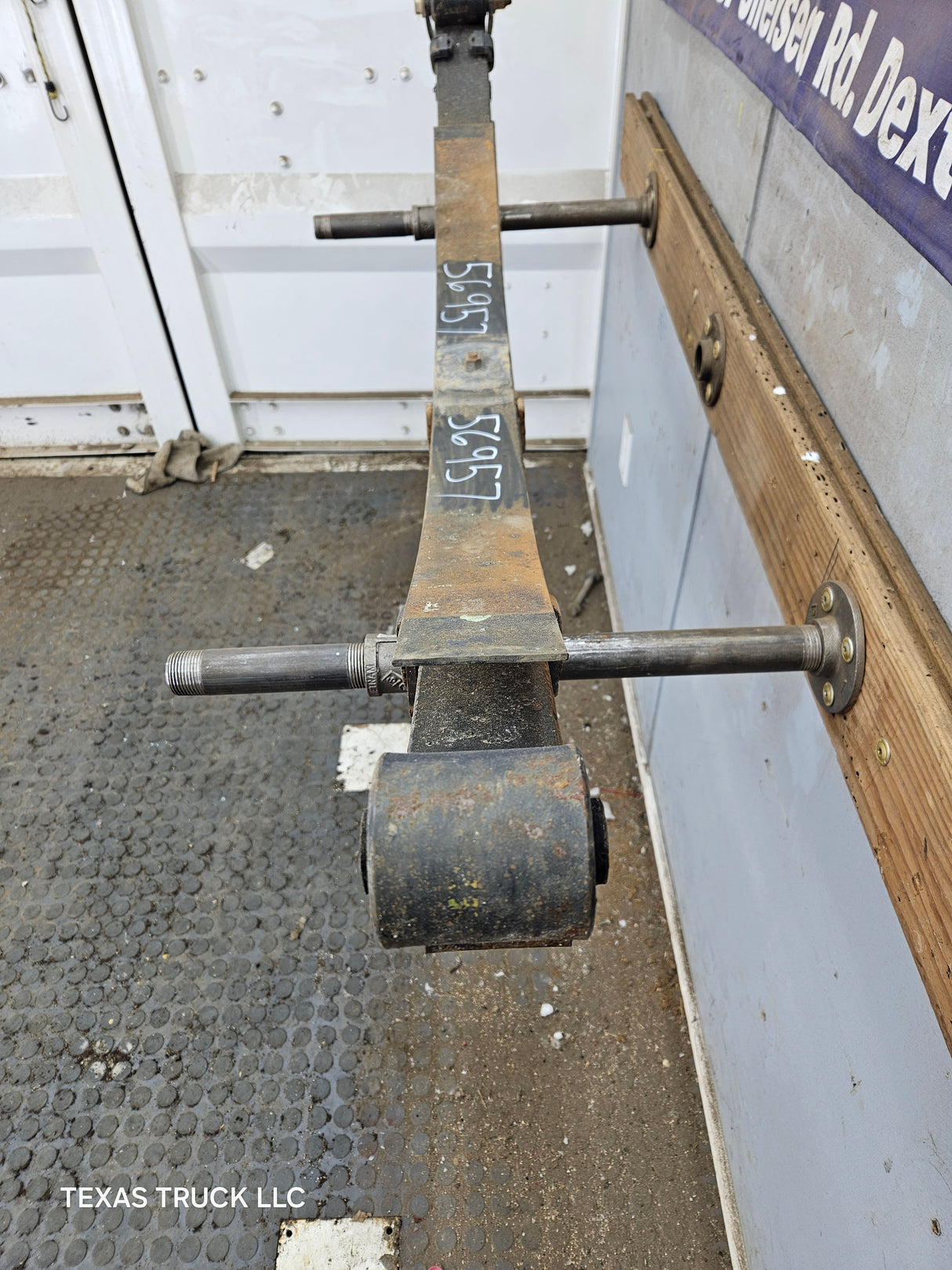 1999-2007 Ford F250 F350 Super Duty Rear Leaf Springs (1)