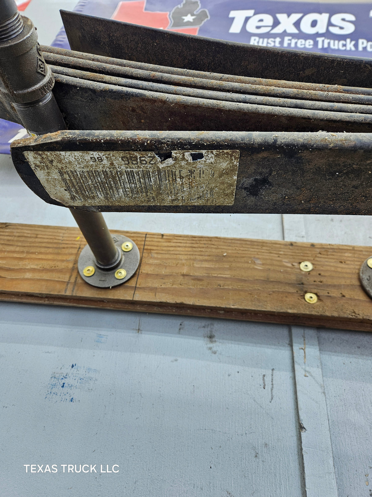 1999-2007 Ford F250 F350 Super Duty Rear Leaf Springs (1)