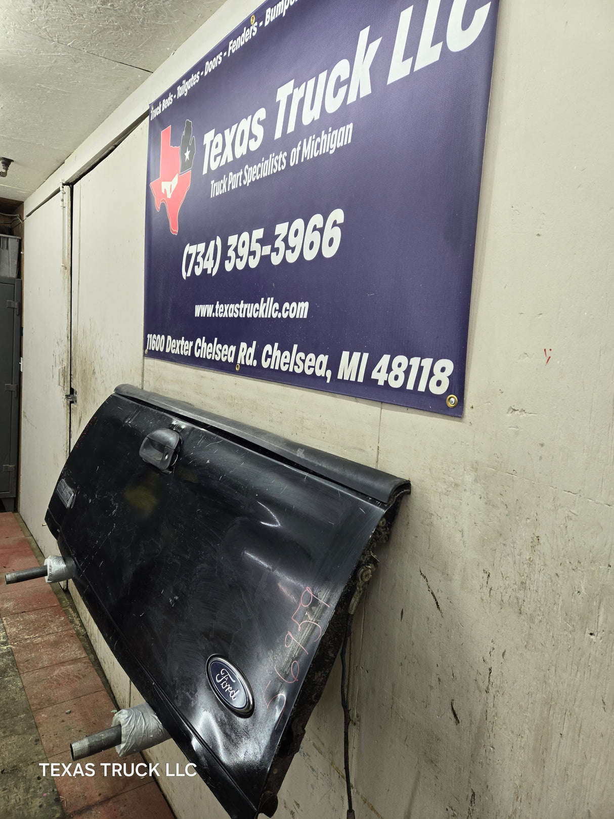 1997-2003 F150 / 1999-2007 Ford F250 F350 F450 F550 Super Duty Tailgate