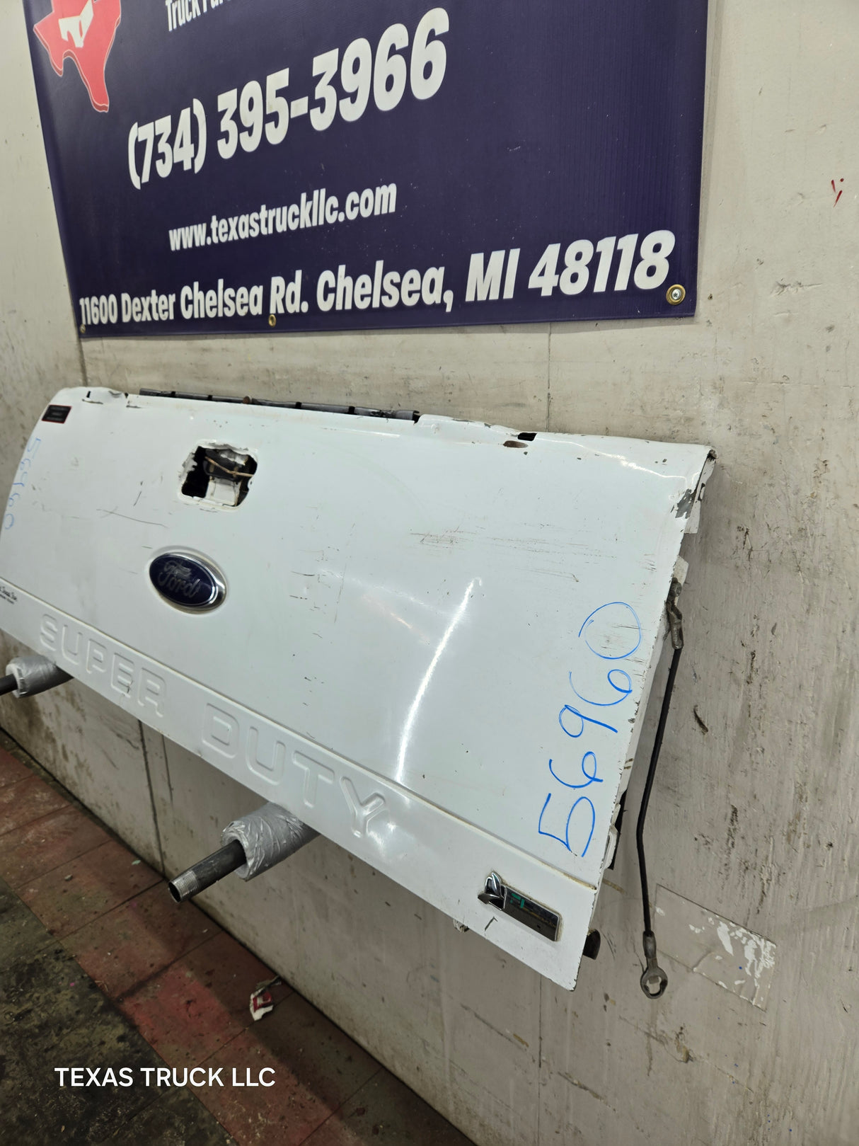 2008-2016 Ford Super Duty Tailgate With Step F250 F350 F450 F550 - Oxford White