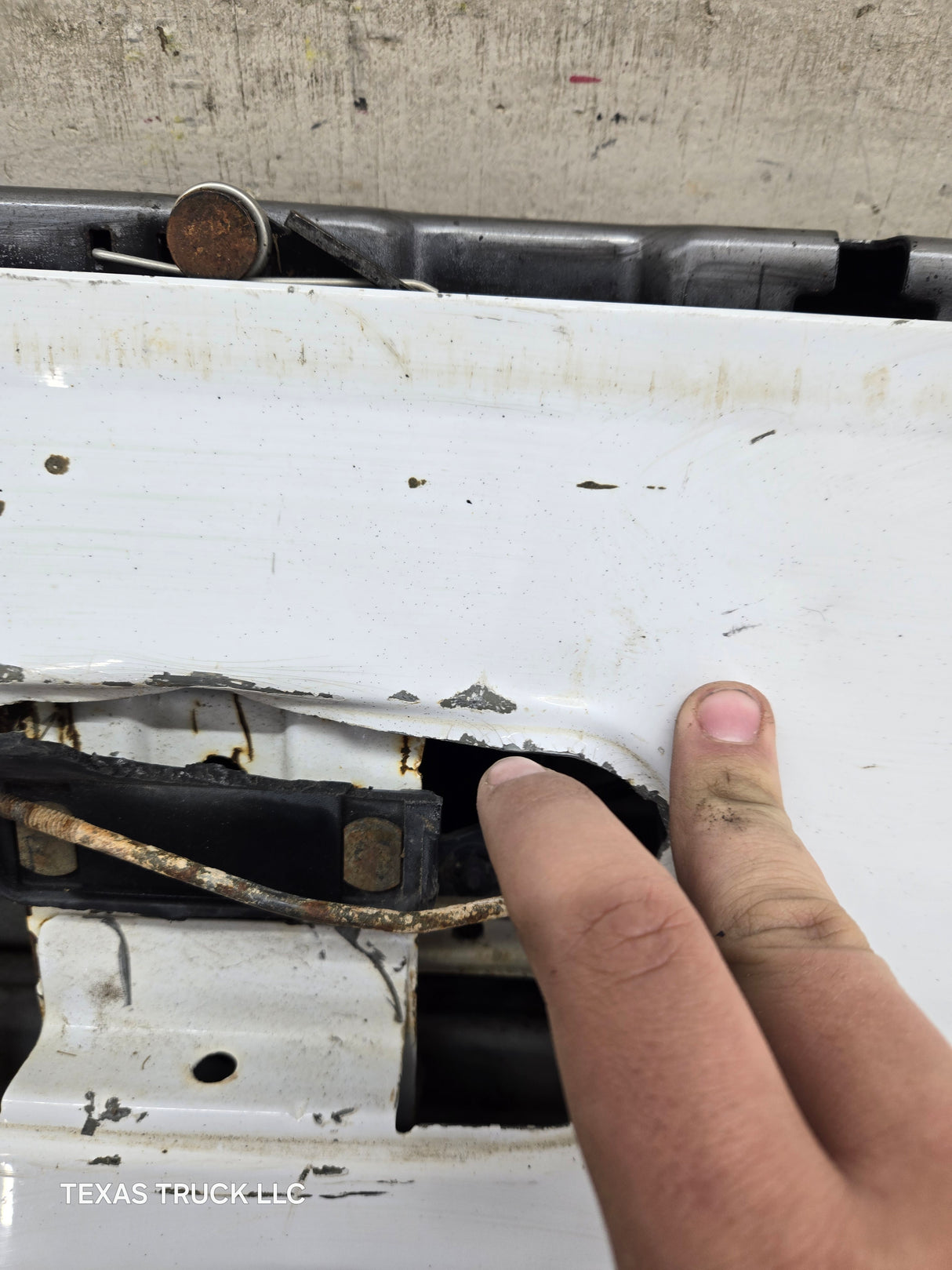 2008-2016 Ford Super Duty Tailgate With Step F250 F350 F450 F550 - Oxford White