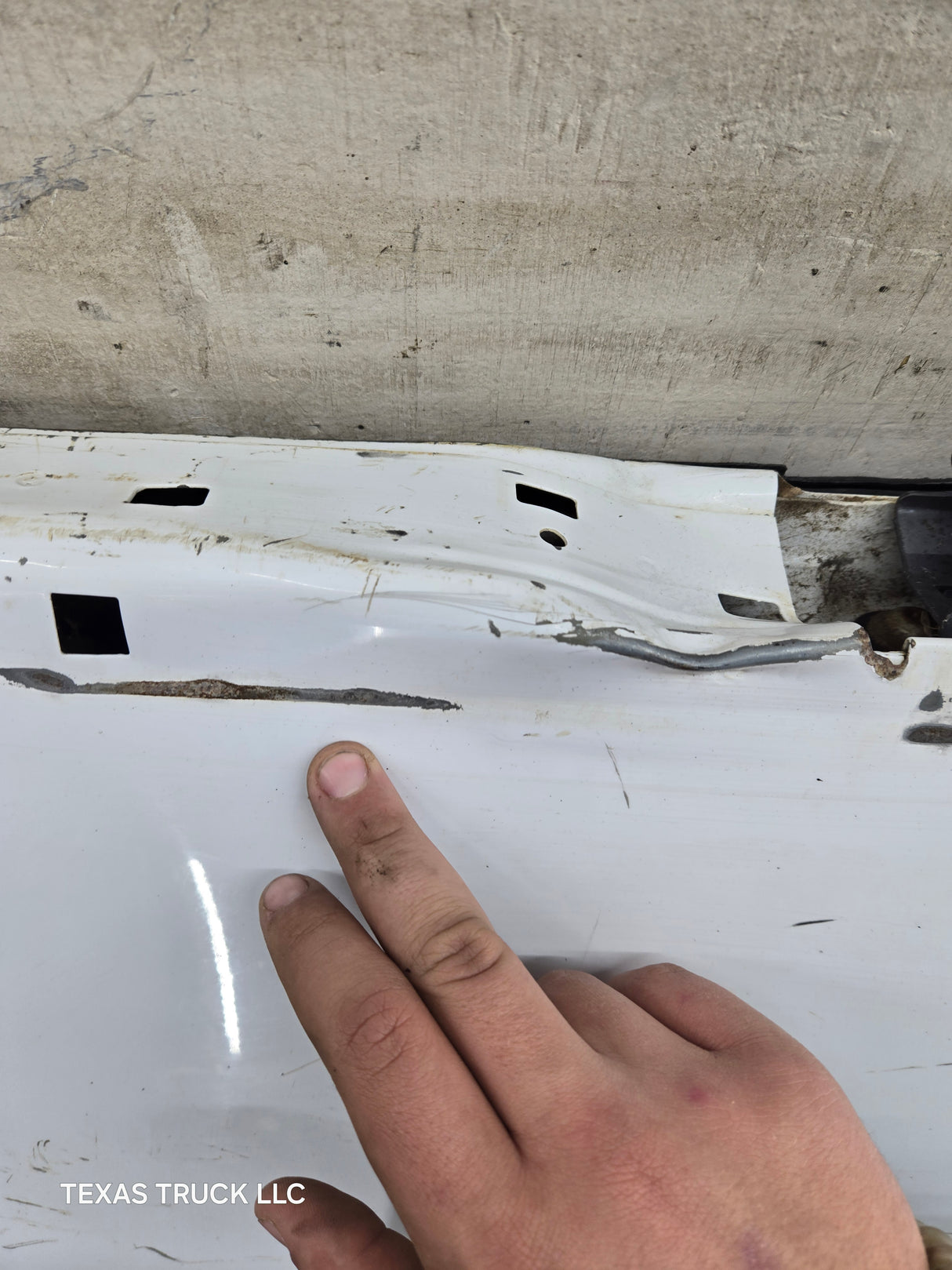 2008-2016 Ford Super Duty Tailgate With Step F250 F350 F450 F550 - Oxford White