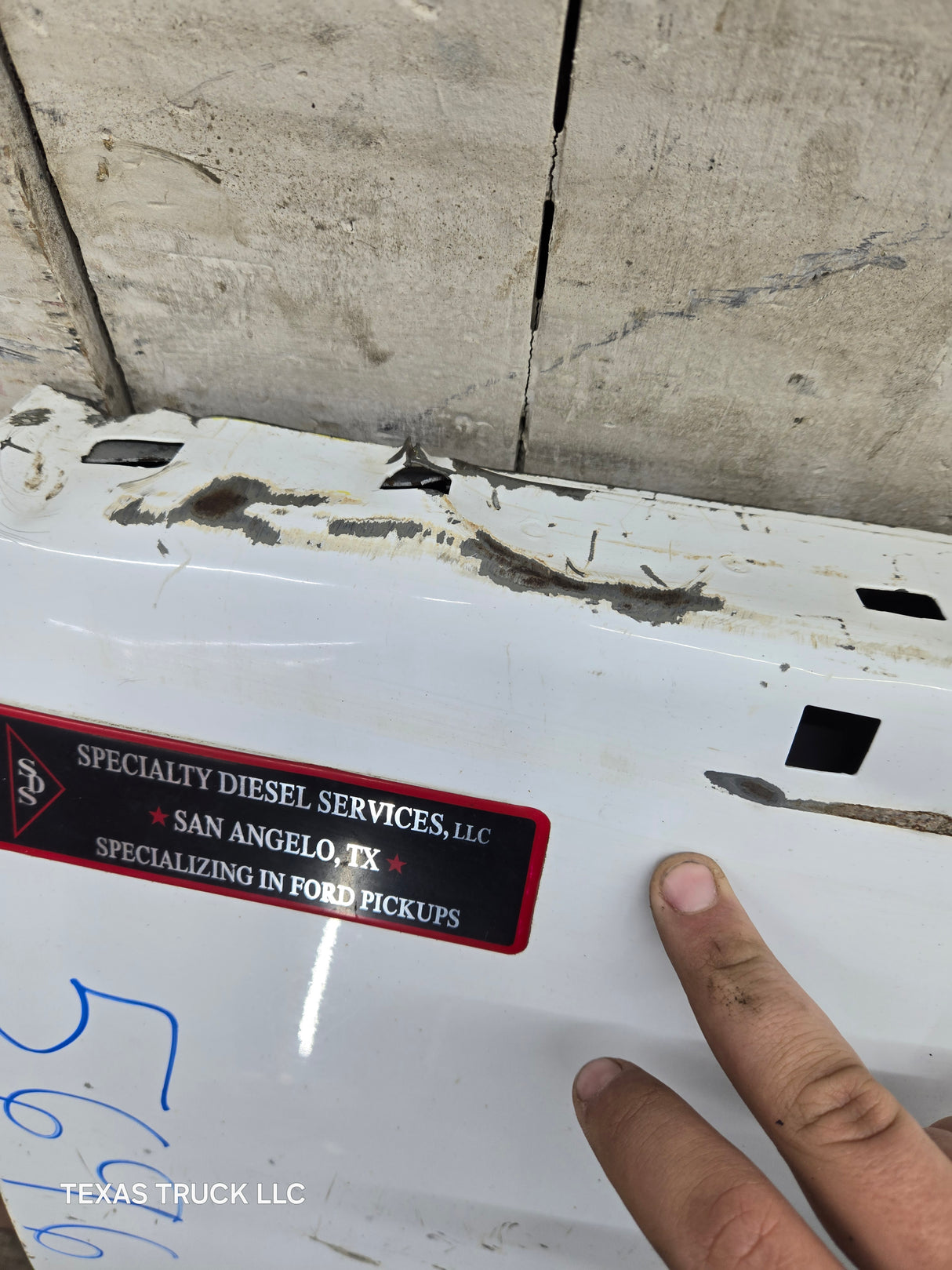 2008-2016 Ford Super Duty Tailgate With Step F250 F350 F450 F550 - Oxford White