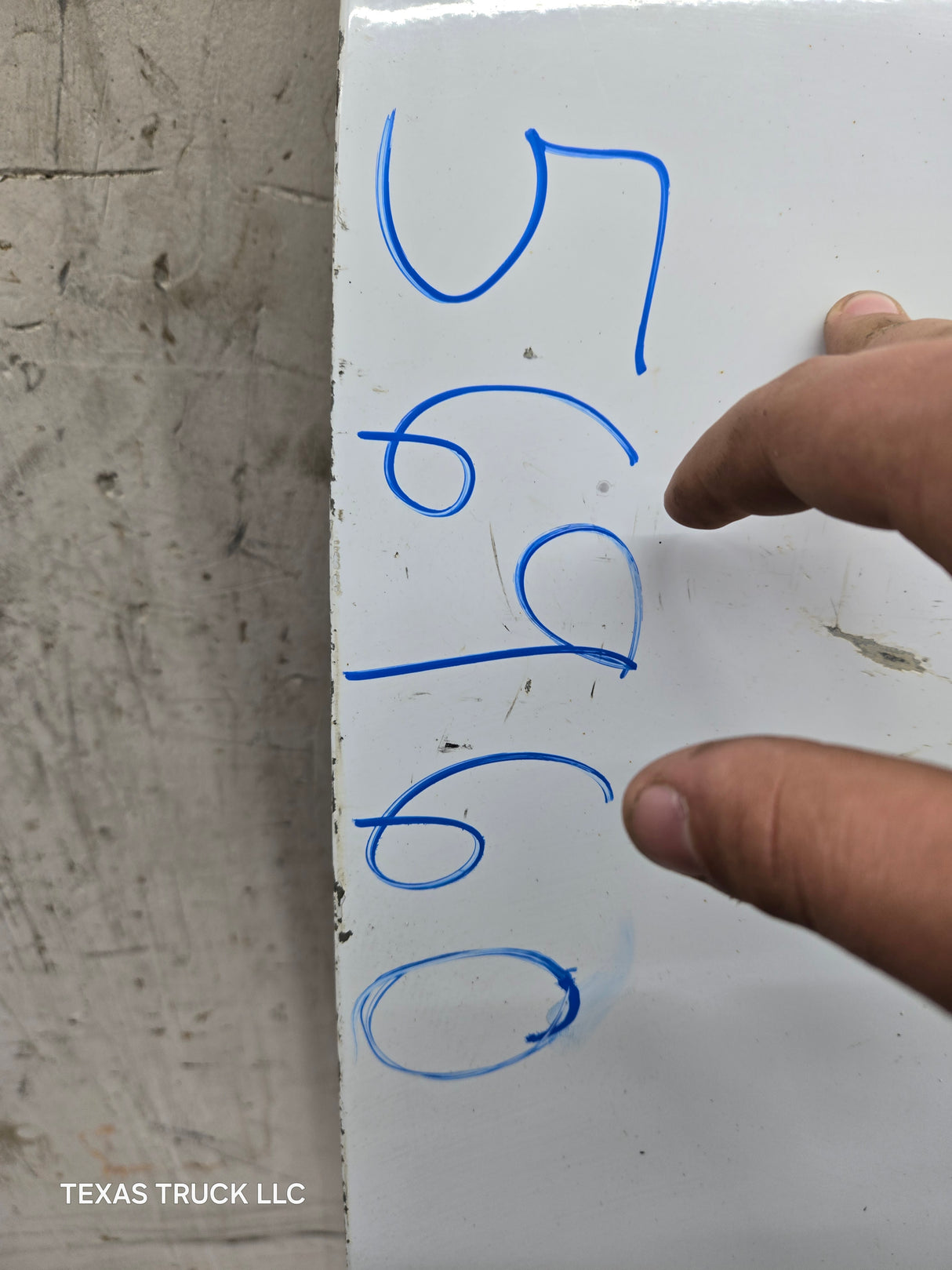 2008-2016 Ford Super Duty Tailgate With Step F250 F350 F450 F550 - Oxford White