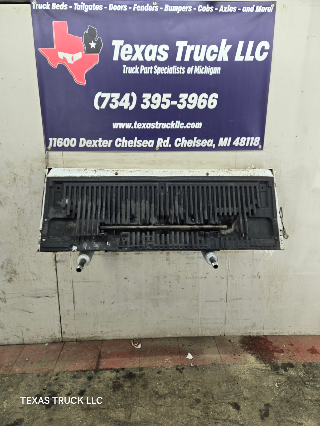 2008-2016 Ford Super Duty Tailgate With Step F250 F350 F450 F550 - Oxford White