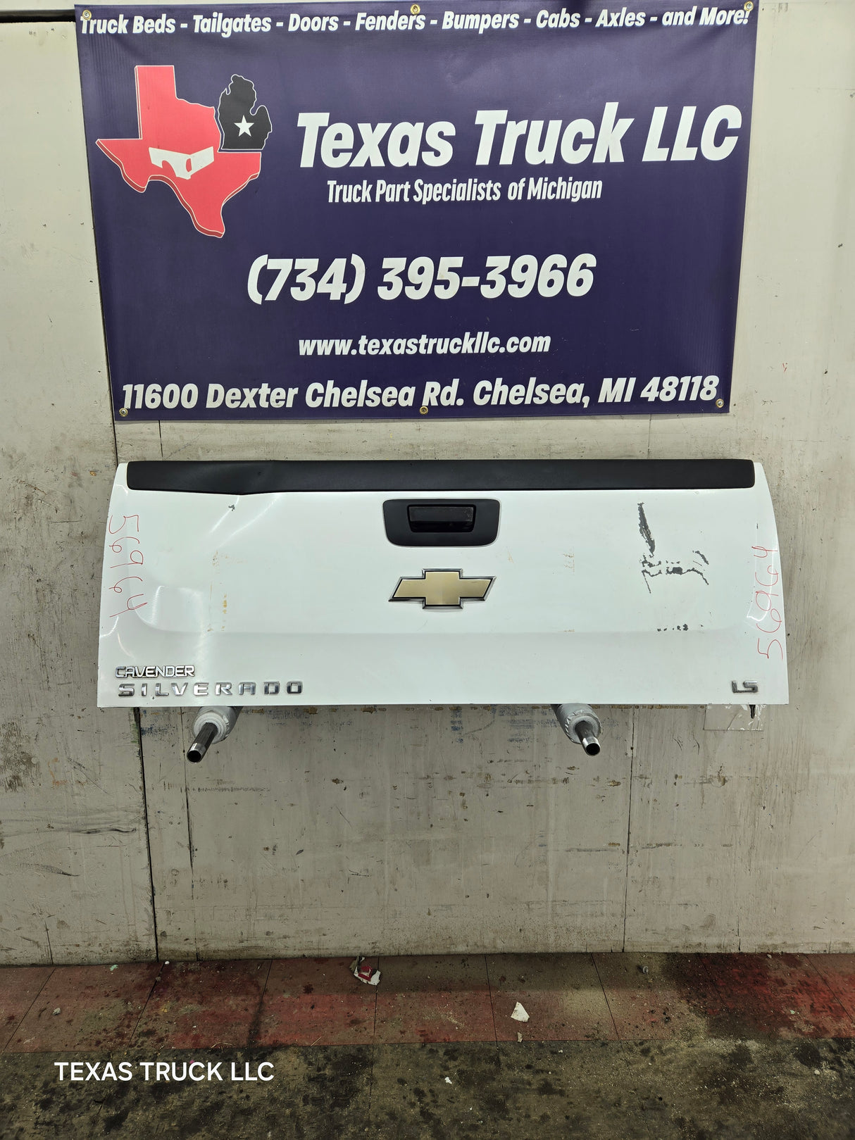 2007-2013 Chevrolet Silverado / GMC Sierra 1500 2500 3500 HD Tailgate