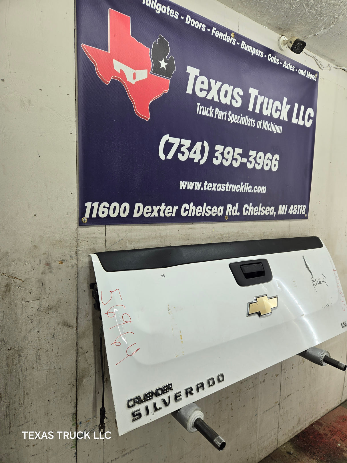 2007-2013 Chevrolet Silverado / GMC Sierra 1500 2500 3500 HD Tailgate