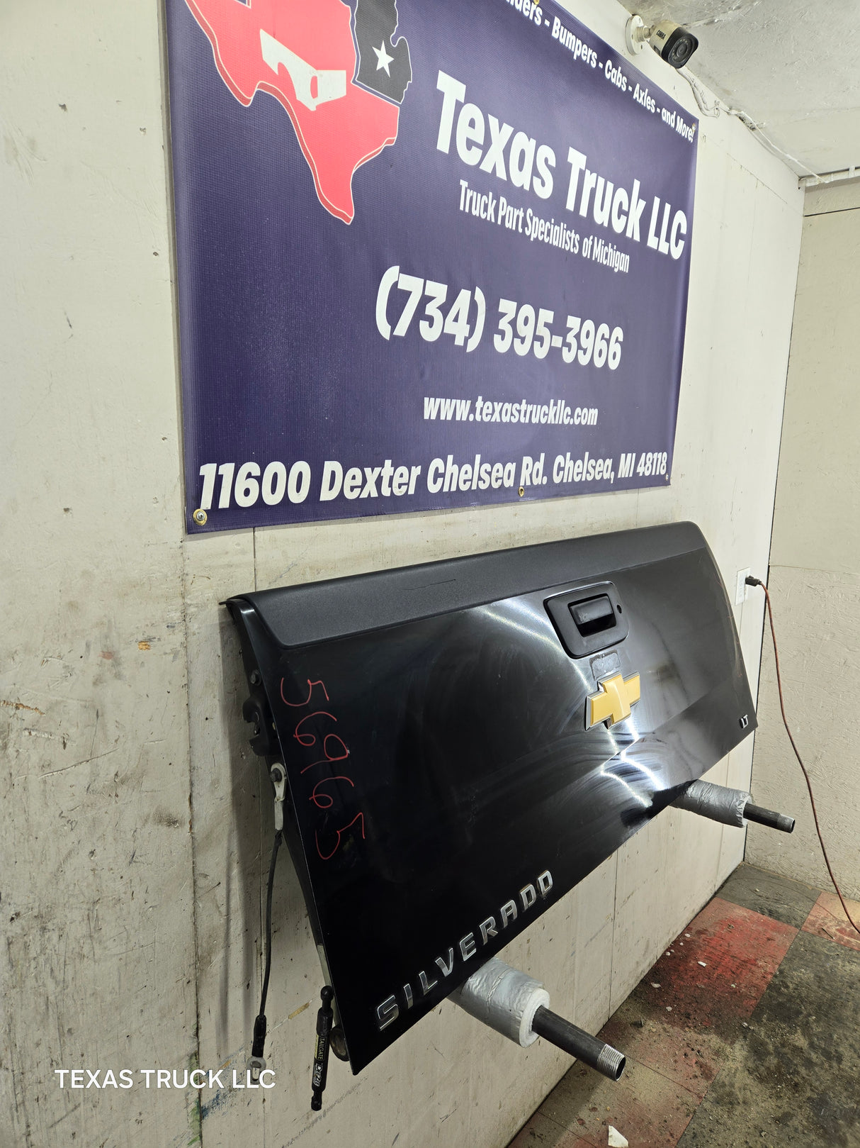 2007-2013 Chevrolet Silverado / GMC Sierra 1500 2500 3500 HD Tailgate