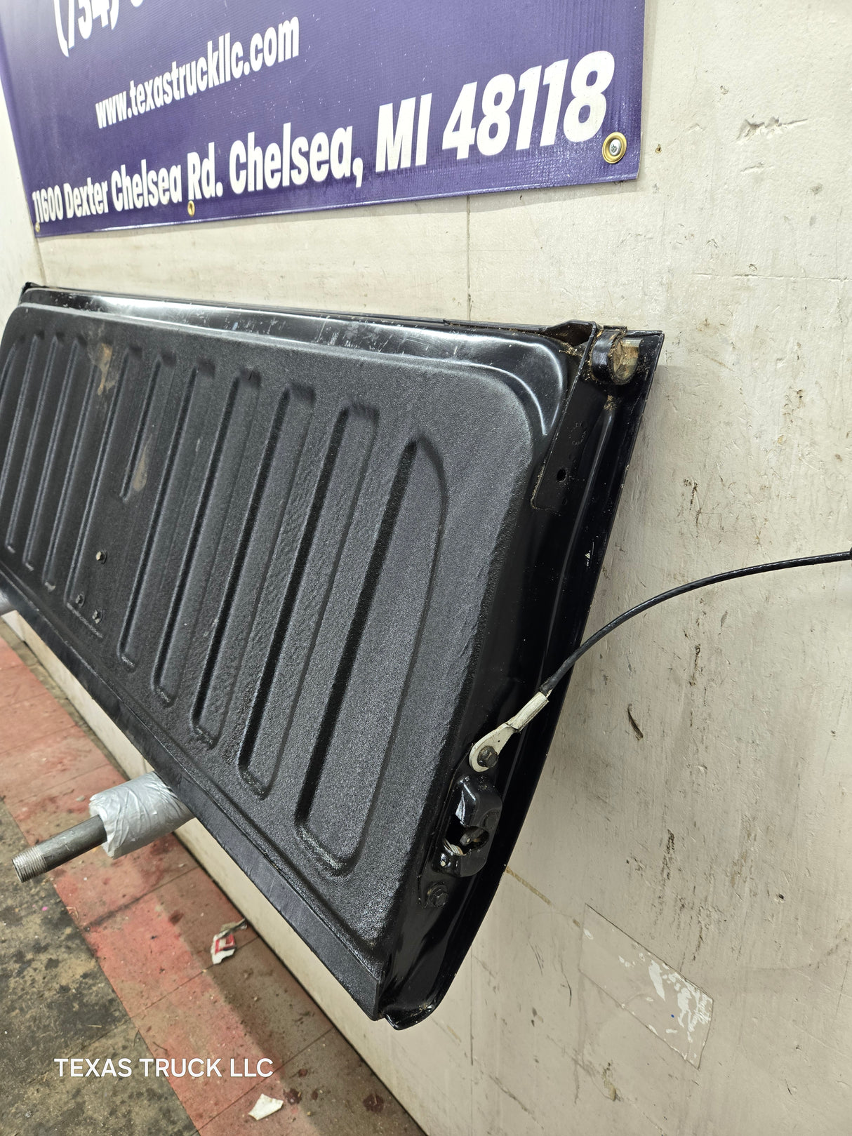 2007-2013 Chevrolet Silverado / GMC Sierra 1500 2500 3500 HD Tailgate