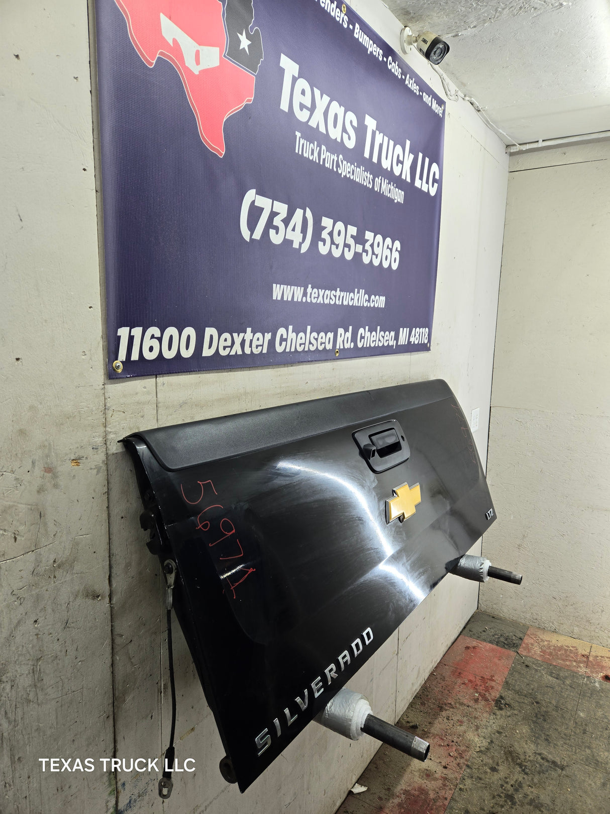 2007-2013 Chevrolet Silverado / GMC Sierra 1500 2500 3500 HD Tailgate