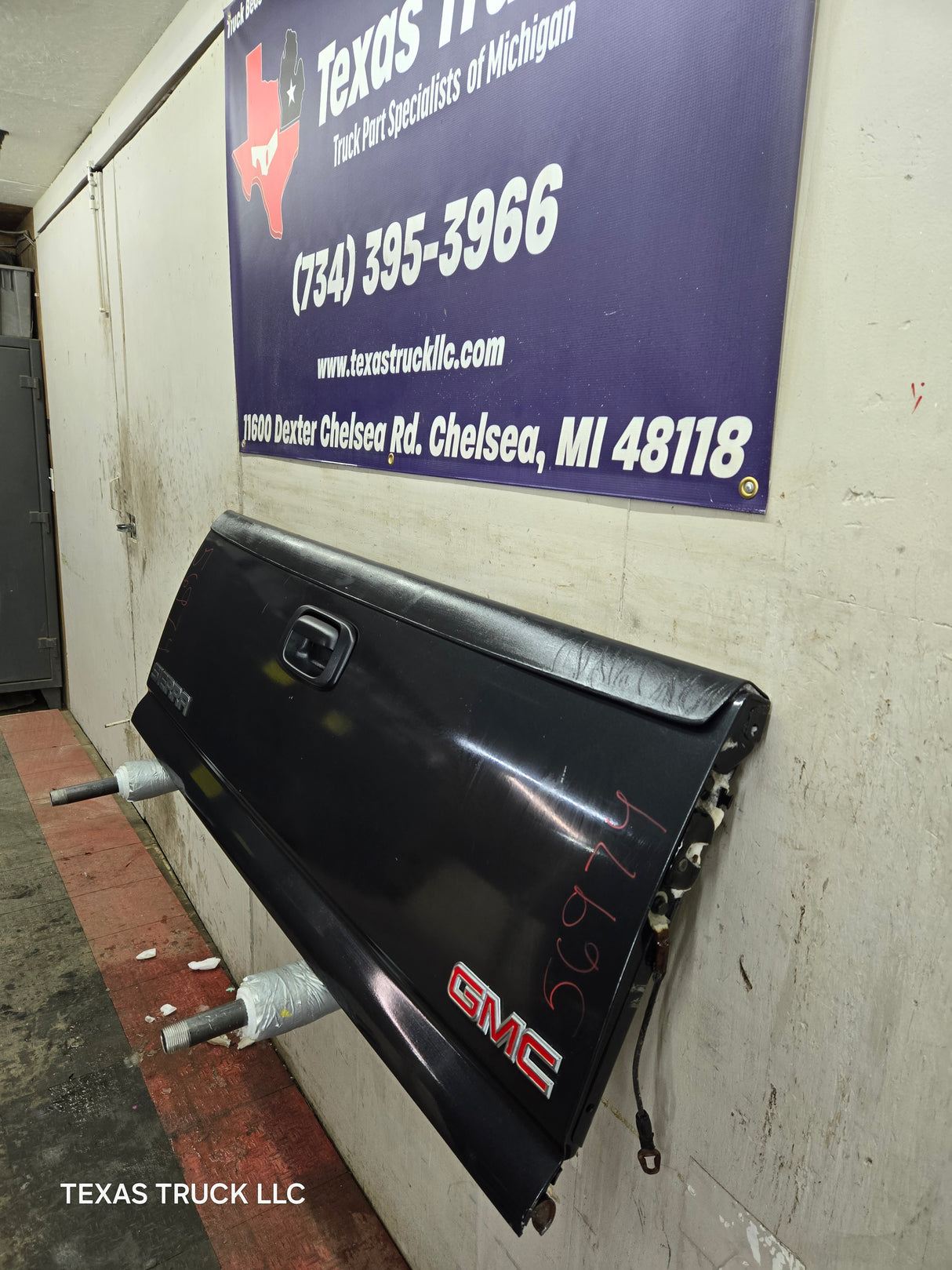 1999-2007 Chevrolet Silverado / GMC Sierra 1500 2500 3500 Tailgate - Dark Grey