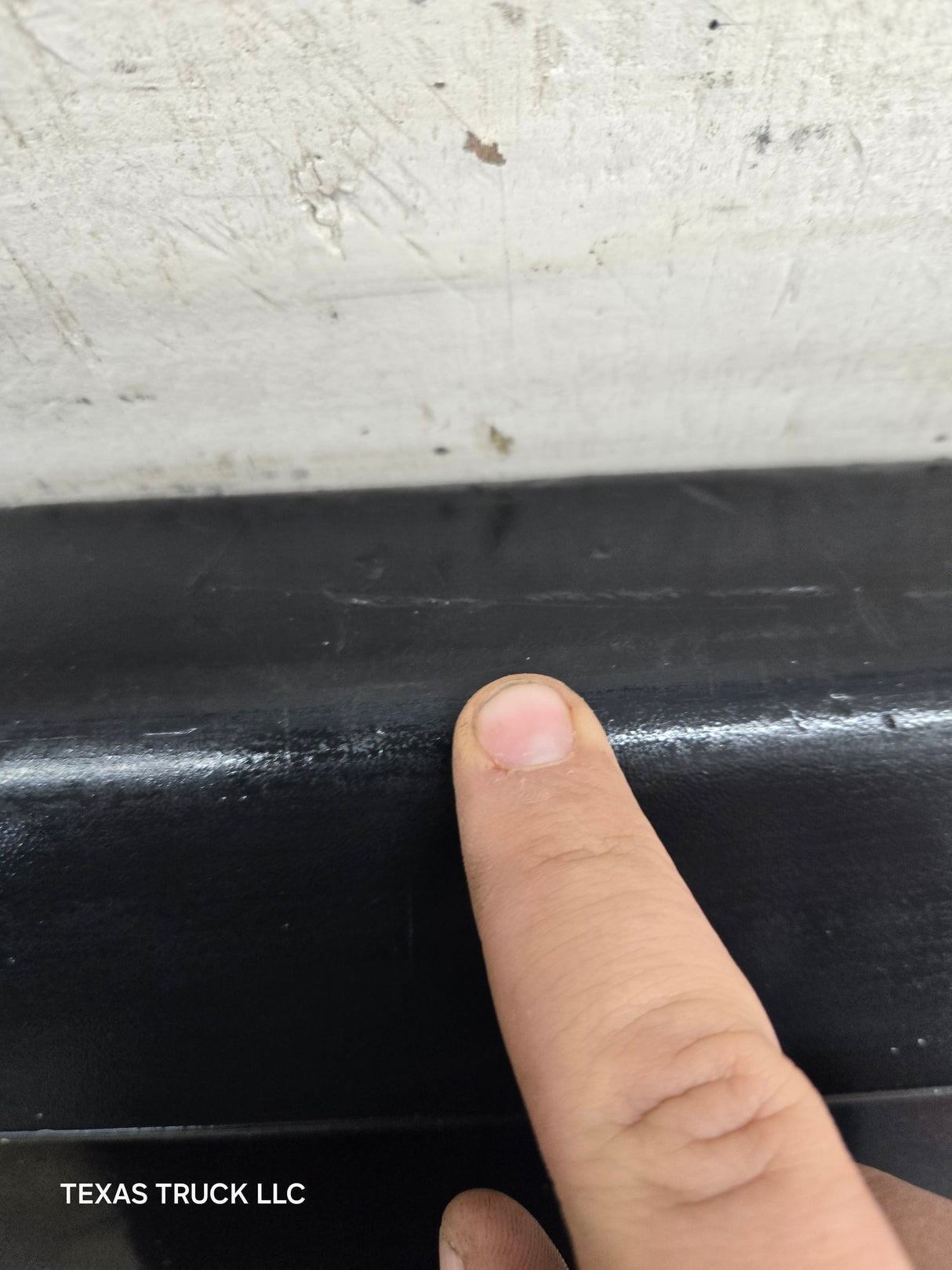 1999-2007 Chevrolet Silverado / GMC Sierra 1500 2500 3500 Tailgate - Dark Grey