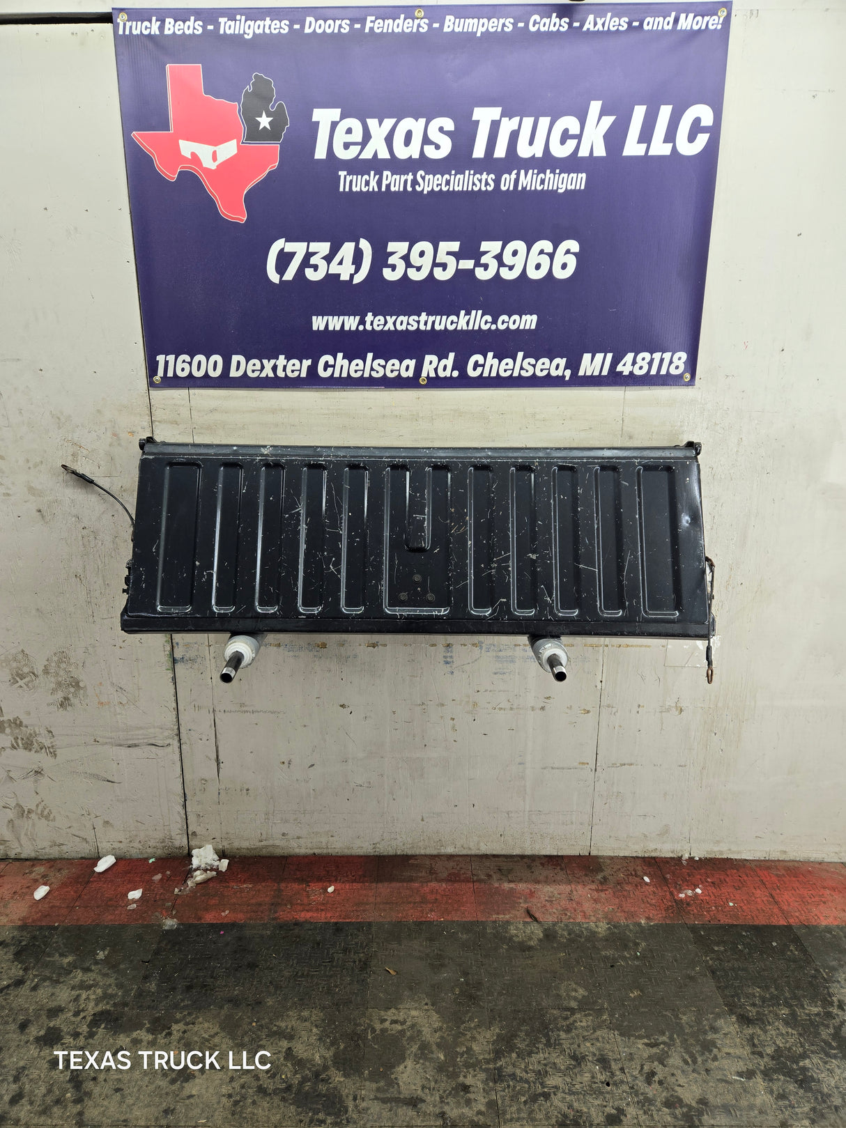 1999-2007 Chevrolet Silverado / GMC Sierra 1500 2500 3500 Tailgate - Dark Grey