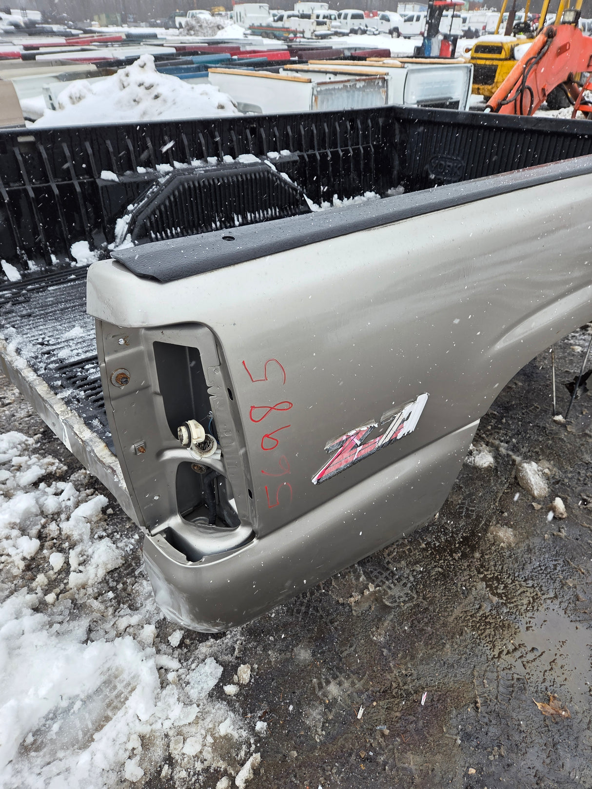 1999-2007 Chevrolet Silverado / GMC Sierra 1500 2500 3500 HD 8' Long Bed Truck Bed