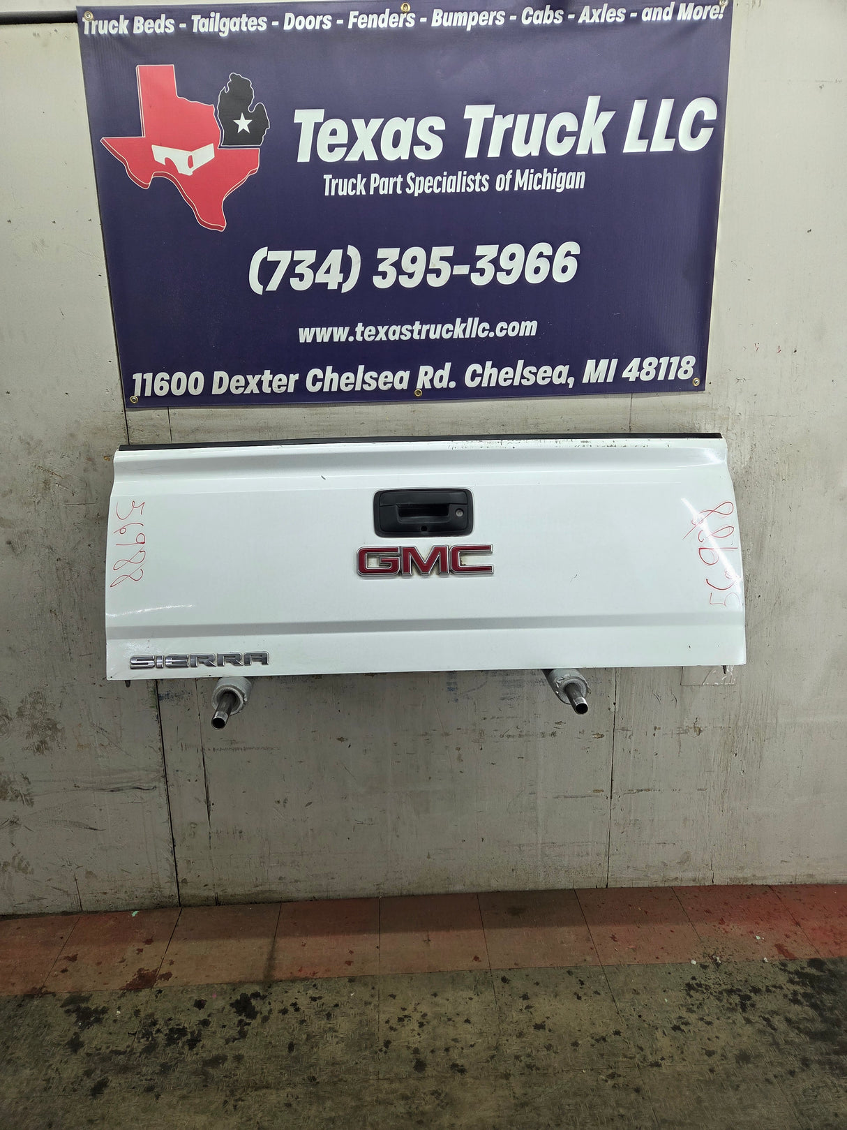 2014-2019 Chevrolet Silverado / GMC Sierra 1500 2500 3500 HD Tailgate