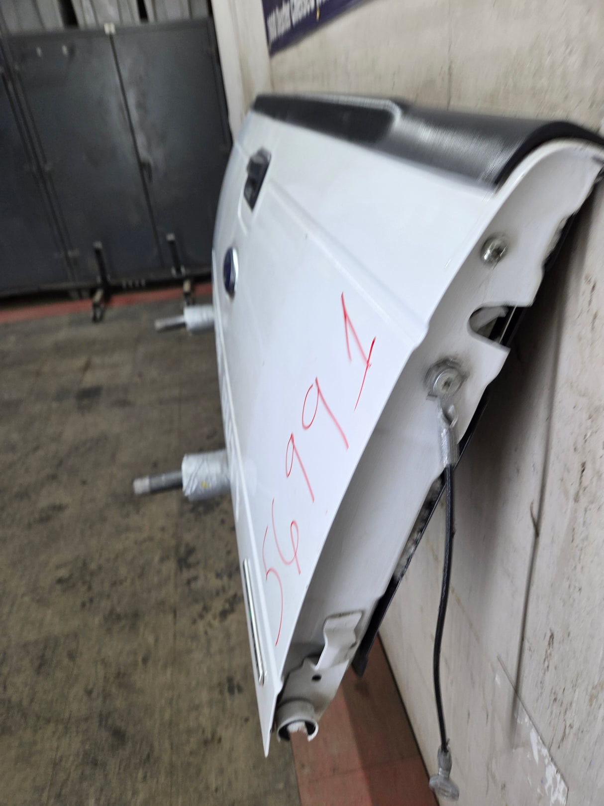 2008-2016 Ford Super Duty Tailgate F250 F350 F450 F550 - Oxford White