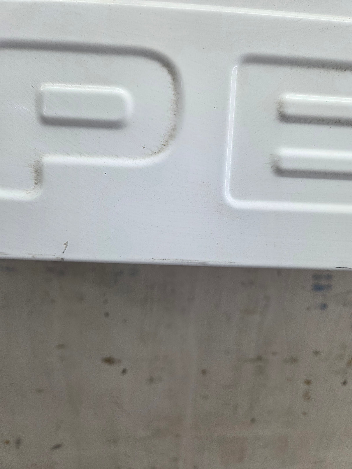 2008-2016 Ford Super Duty Tailgate F250 F350 F450 F550 - Oxford White