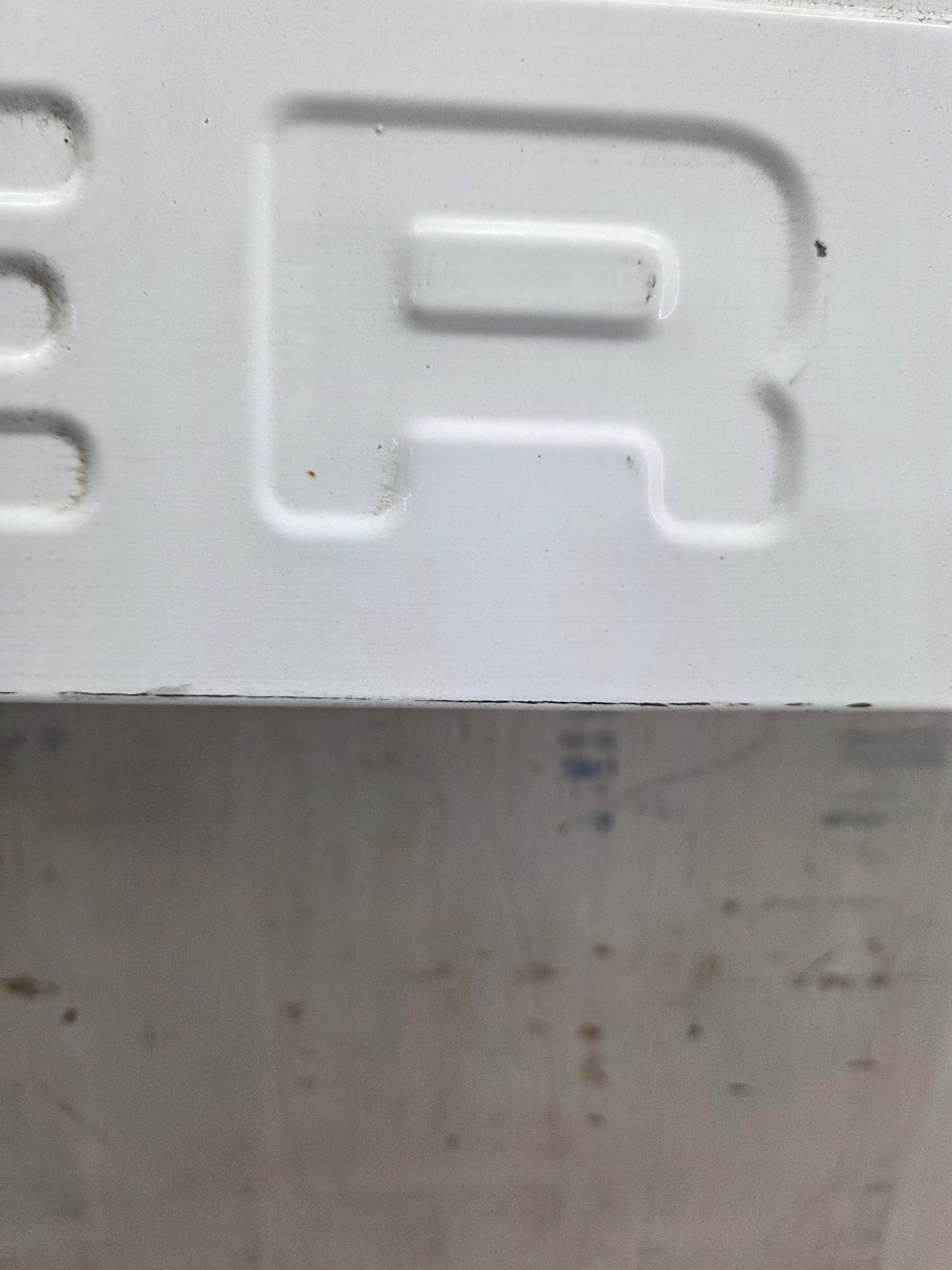 2008-2016 Ford Super Duty Tailgate F250 F350 F450 F550 - Oxford White