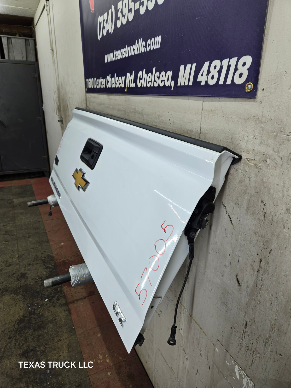 2014-2019 Chevrolet Silverado / GMC Sierra 1500 2500 3500 HD Tailgate