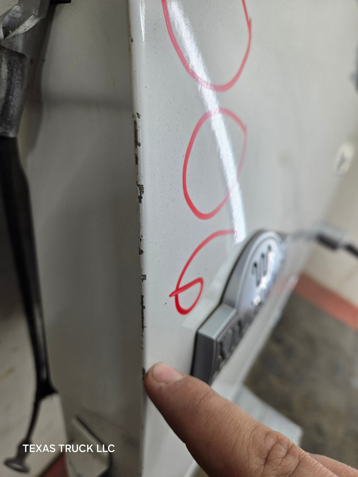 2008-2016 Ford Super Duty Tailgate with step F250 F350 F450 F550 - Pearl White