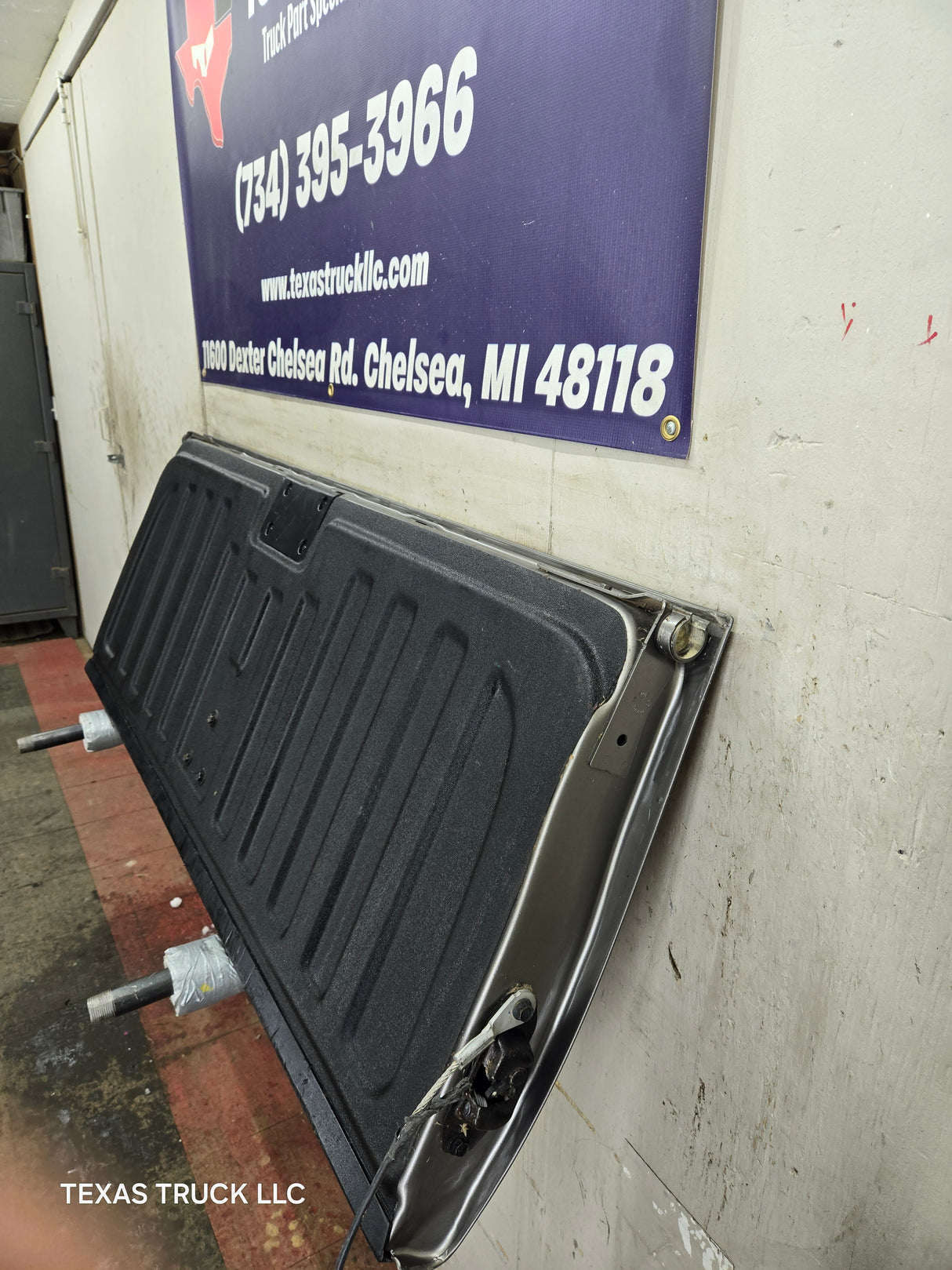 2007-2013 Chevrolet Silverado / GMC Sierra 1500 2500 3500 HD Tailgate