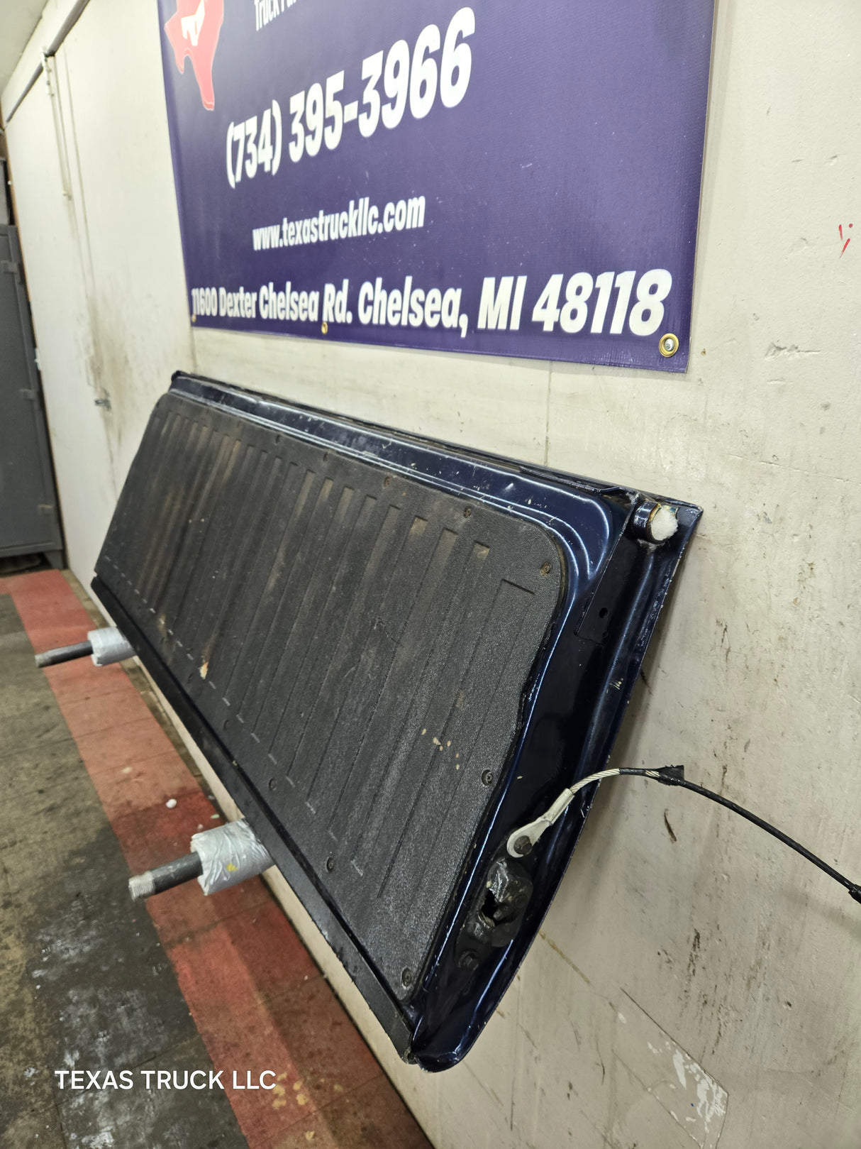 2007-2013 Chevrolet Silverado / GMC Sierra 1500 2500 3500 HD Tailgate